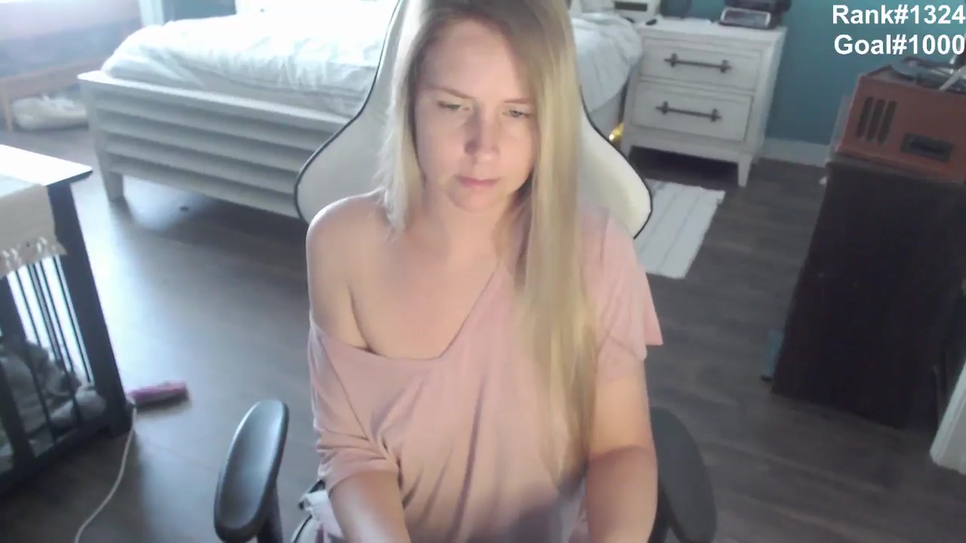 Gallery image thumbnail from ZenZoey's myfreecams stream on, 10/02/2025, 15:44 image 6 of 20