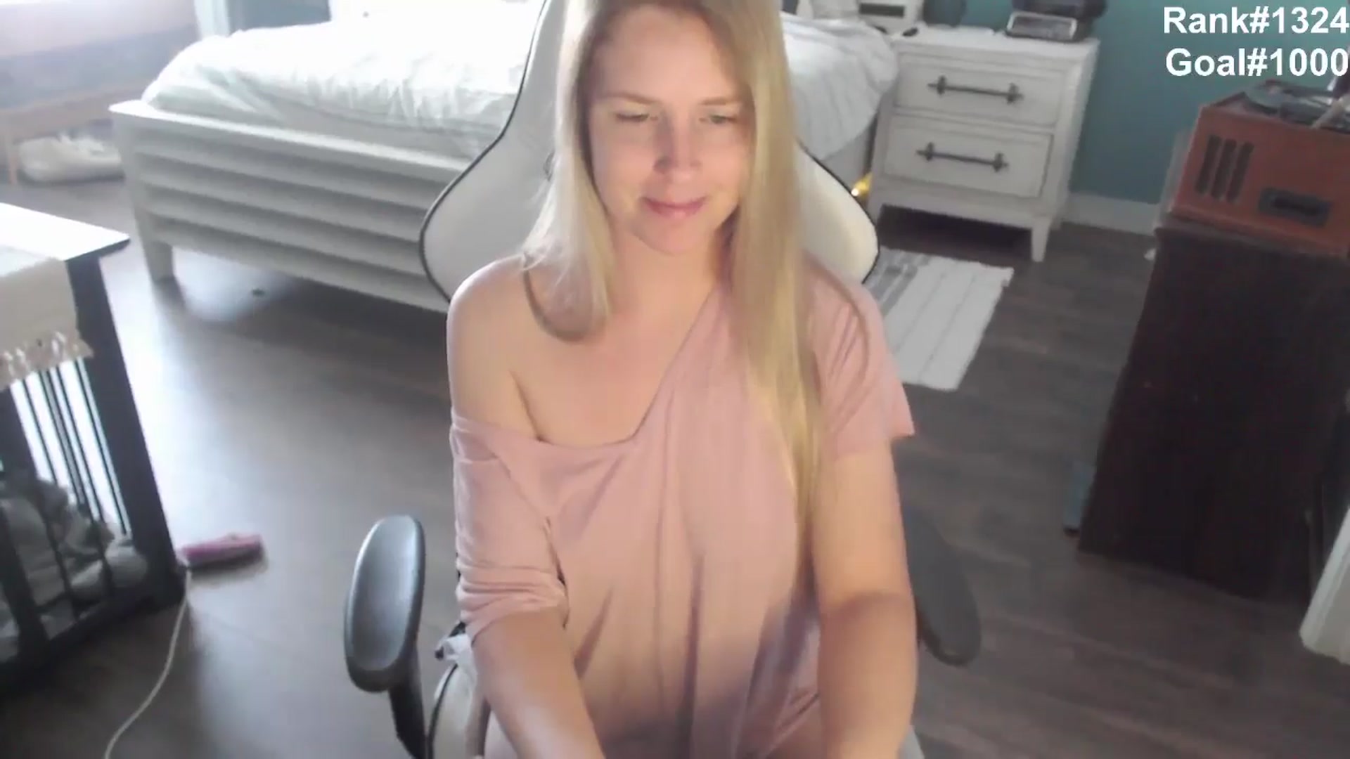 Gallery image thumbnail from ZenZoey's myfreecams stream on, 10/02/2025, 15:44 image 12 of 20