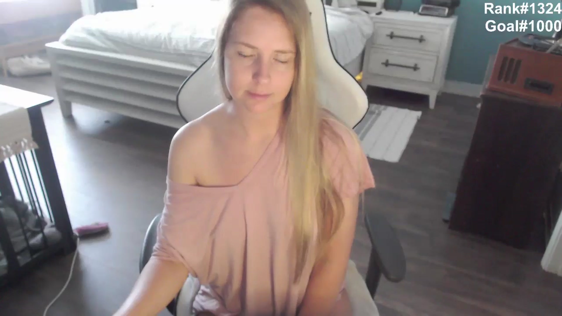 Gallery image thumbnail from ZenZoey's myfreecams stream on, 10/02/2025, 15:44 image 16 of 20
