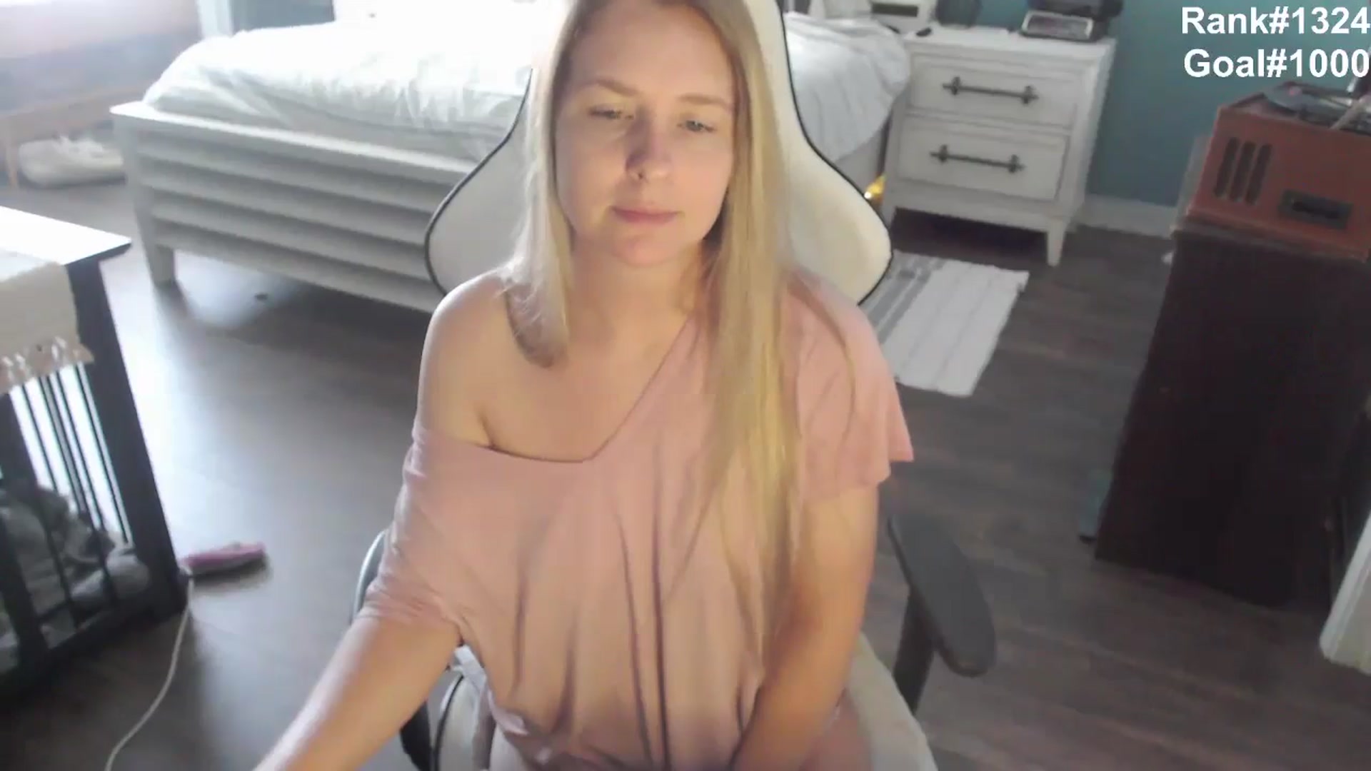 Gallery image thumbnail from ZenZoey's myfreecams stream on, 10/02/2025, 15:44 image 13 of 20