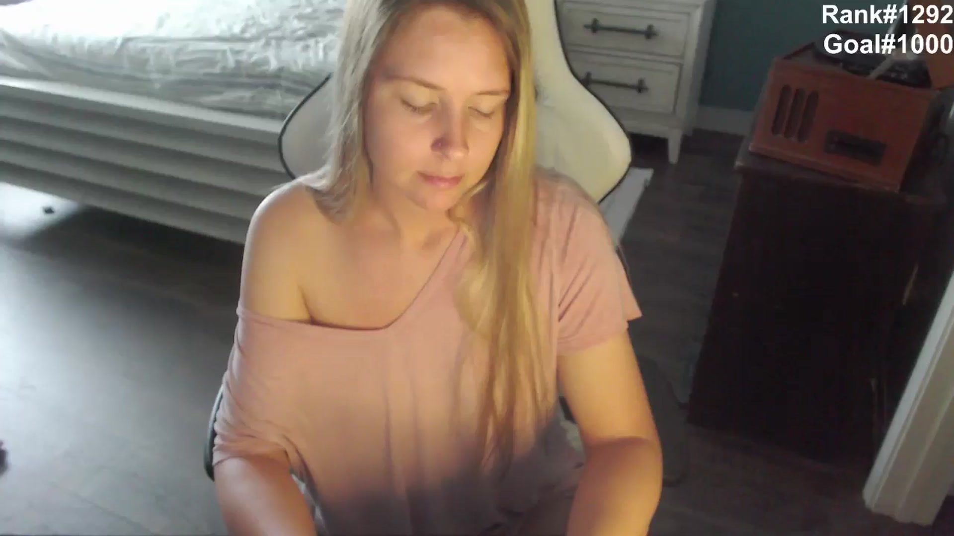 Gallery image thumbnail from ZenZoey's myfreecams stream on, 10/02/2025, 17:29 image 16 of 20
