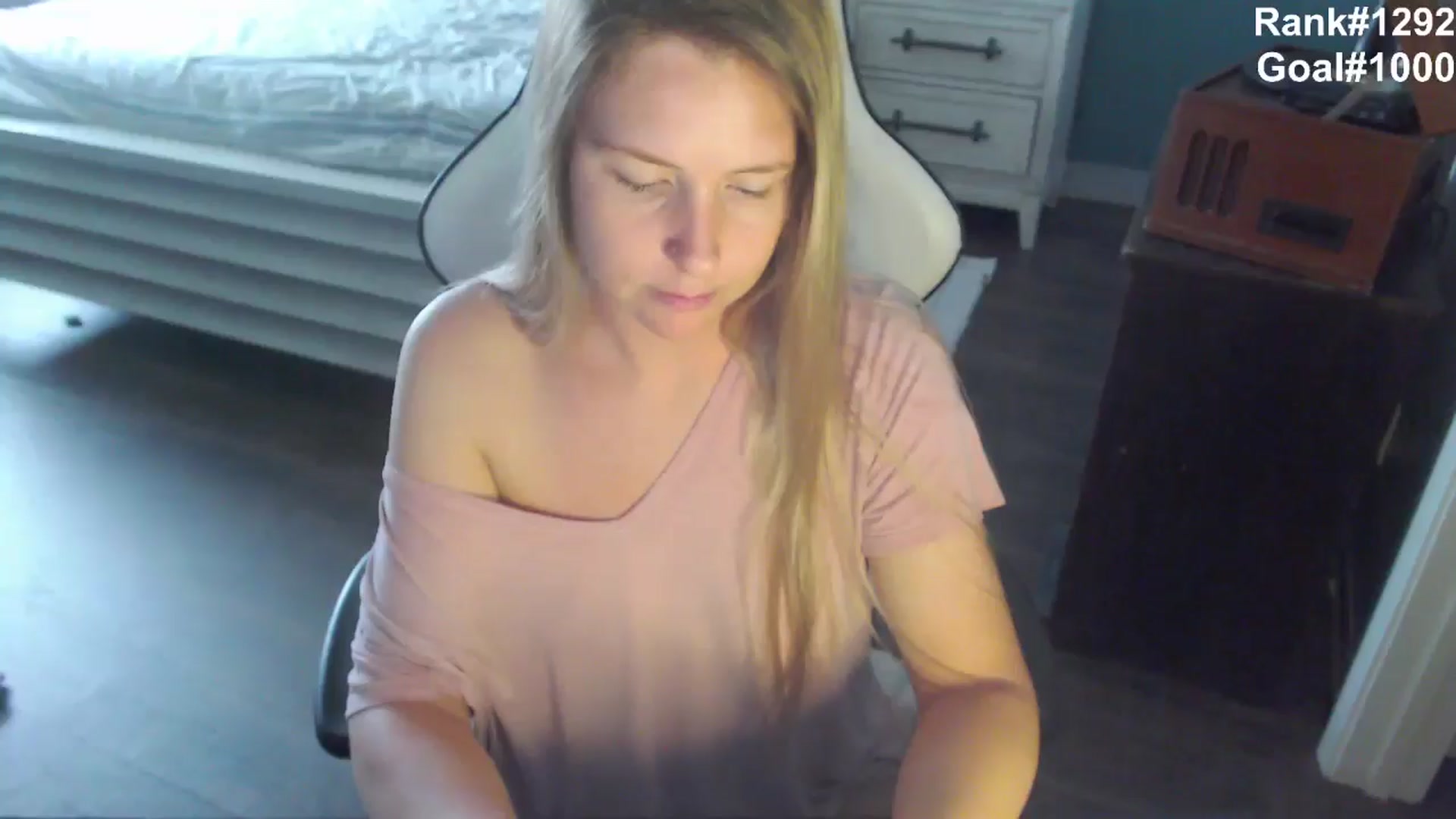 Gallery image thumbnail from ZenZoey's myfreecams stream on, 10/02/2025, 17:29 image 15 of 20