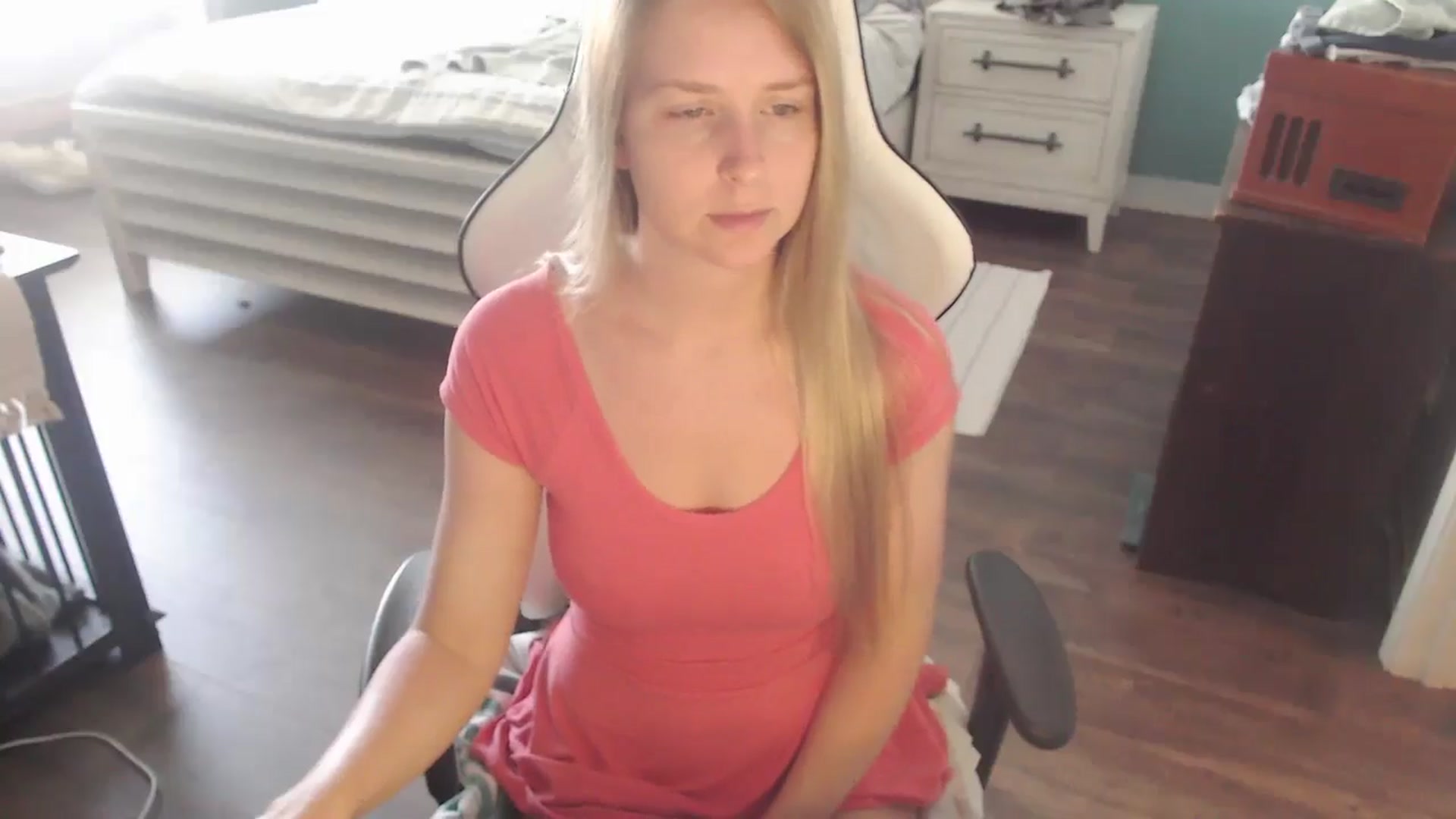 Gallery image thumbnail from ZenZoey's myfreecams stream on, 10/07/2025, 15:42 image 8 of 20