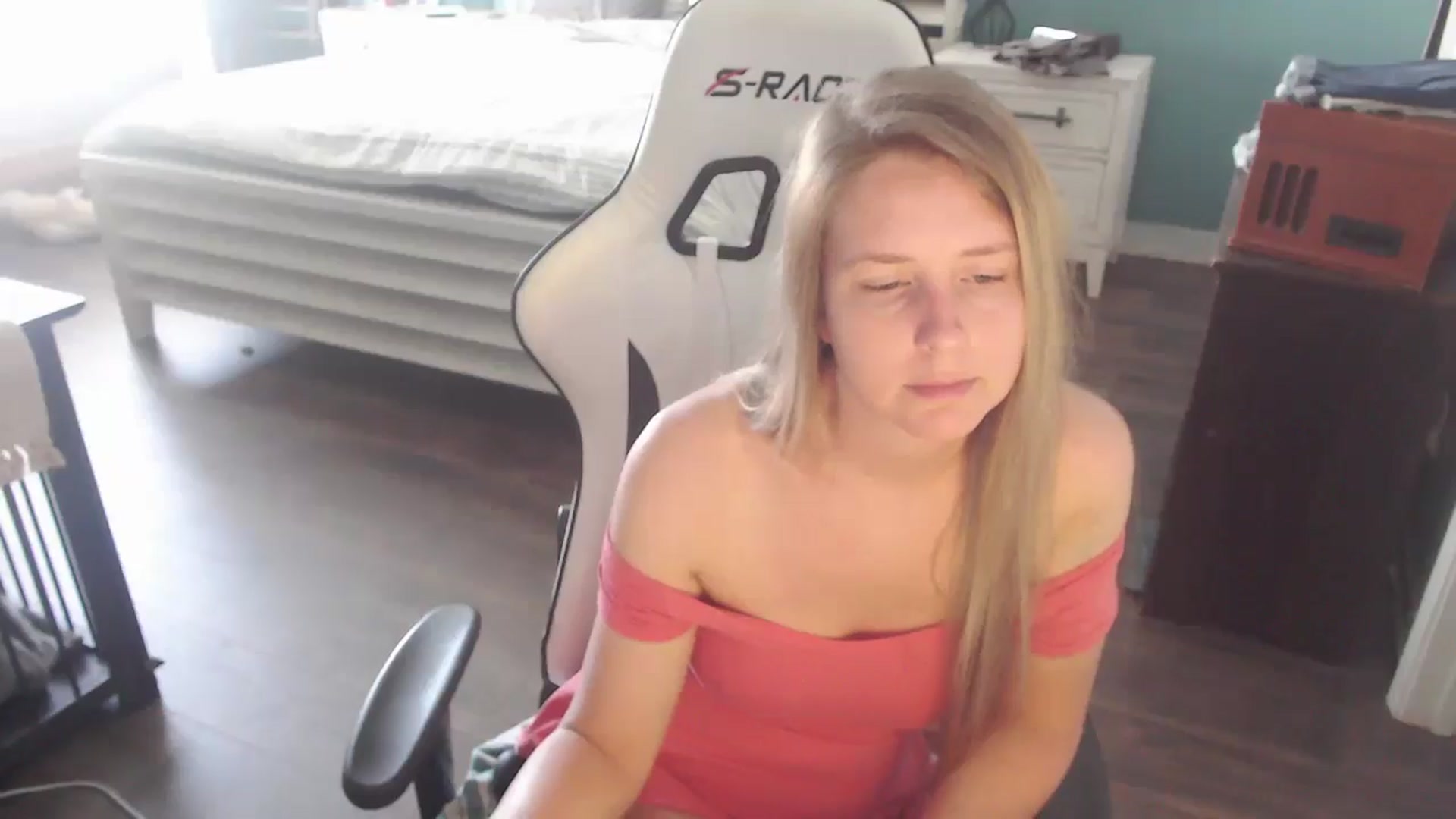 Gallery image thumbnail from ZenZoey's myfreecams stream on, 10/07/2025, 16:08 image 17 of 20