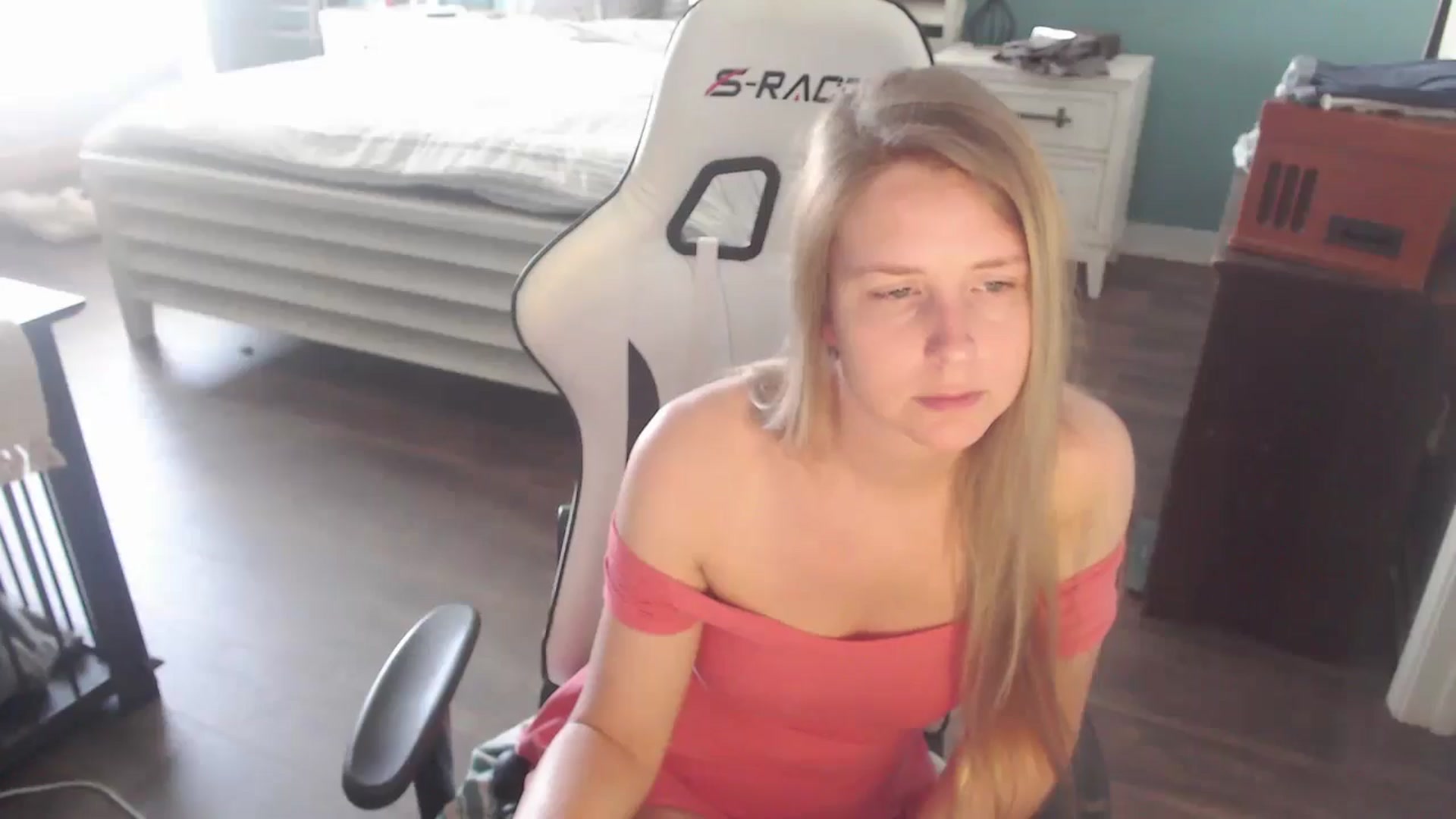 Gallery image thumbnail from ZenZoey's myfreecams stream on, 10/07/2025, 16:08 image 18 of 20