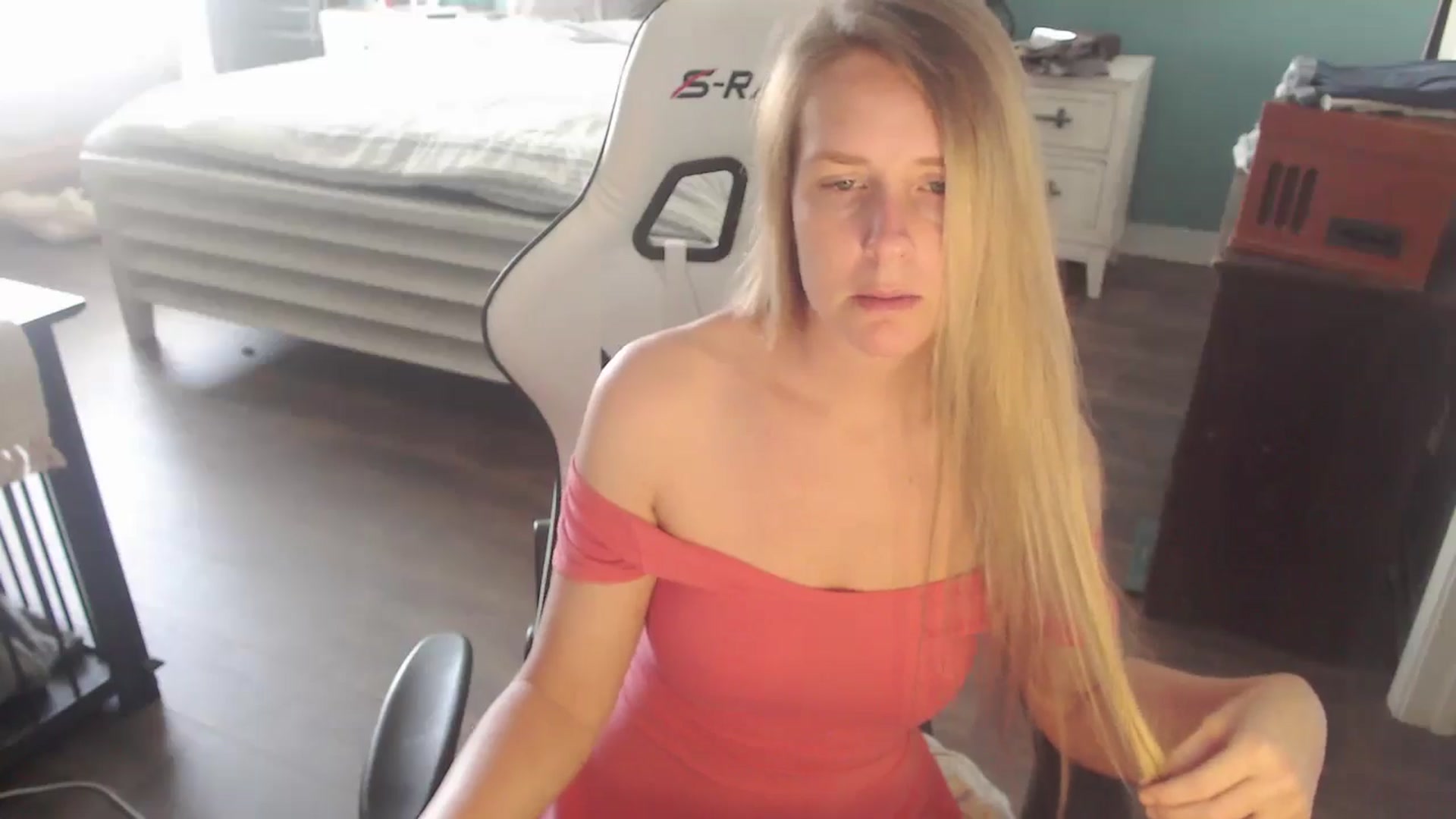 Gallery image thumbnail from ZenZoey's myfreecams stream on, 10/07/2025, 16:08 image 9 of 20