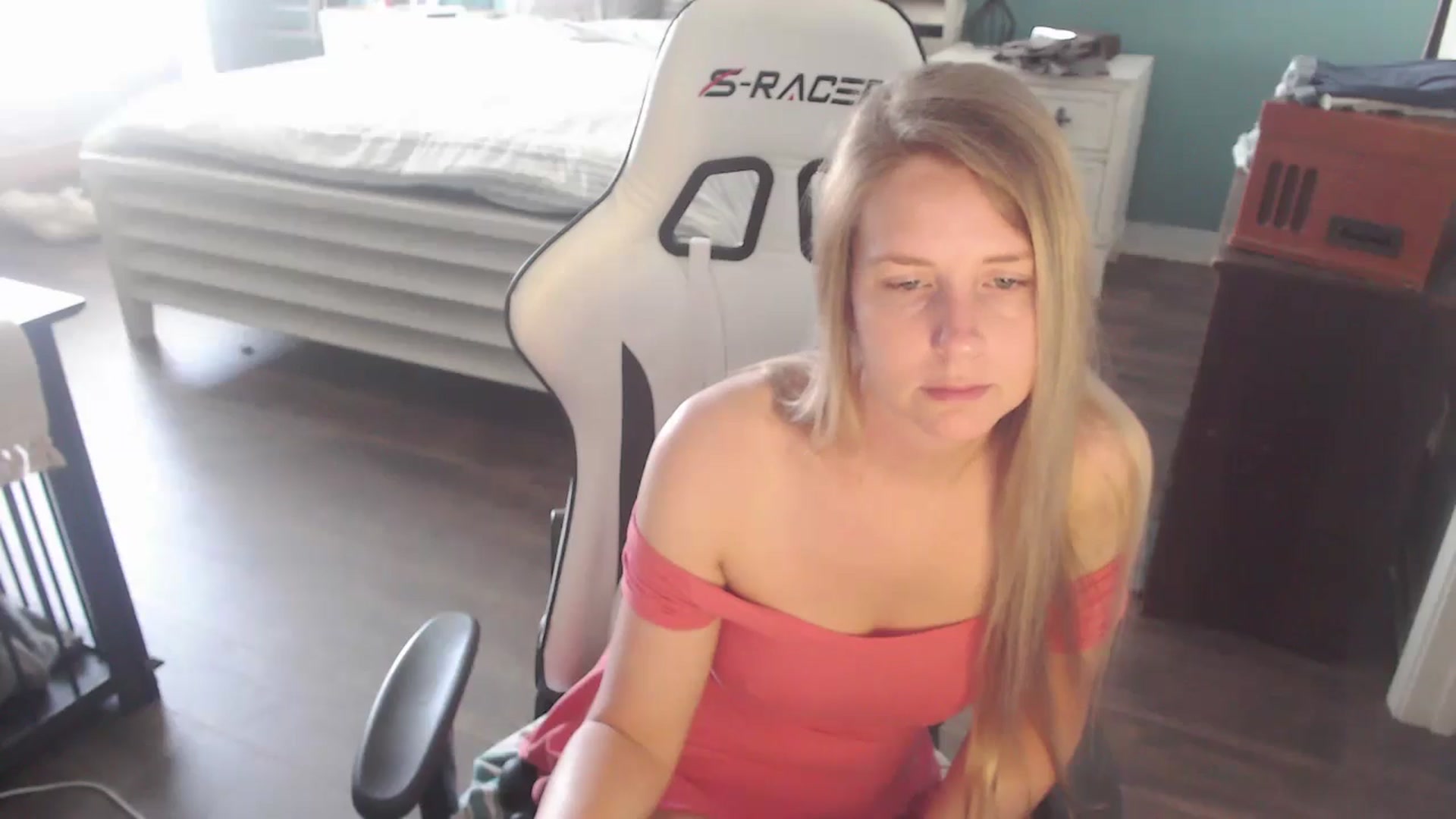 Gallery image thumbnail from ZenZoey's myfreecams stream on, 10/07/2025, 16:08 image 20 of 20