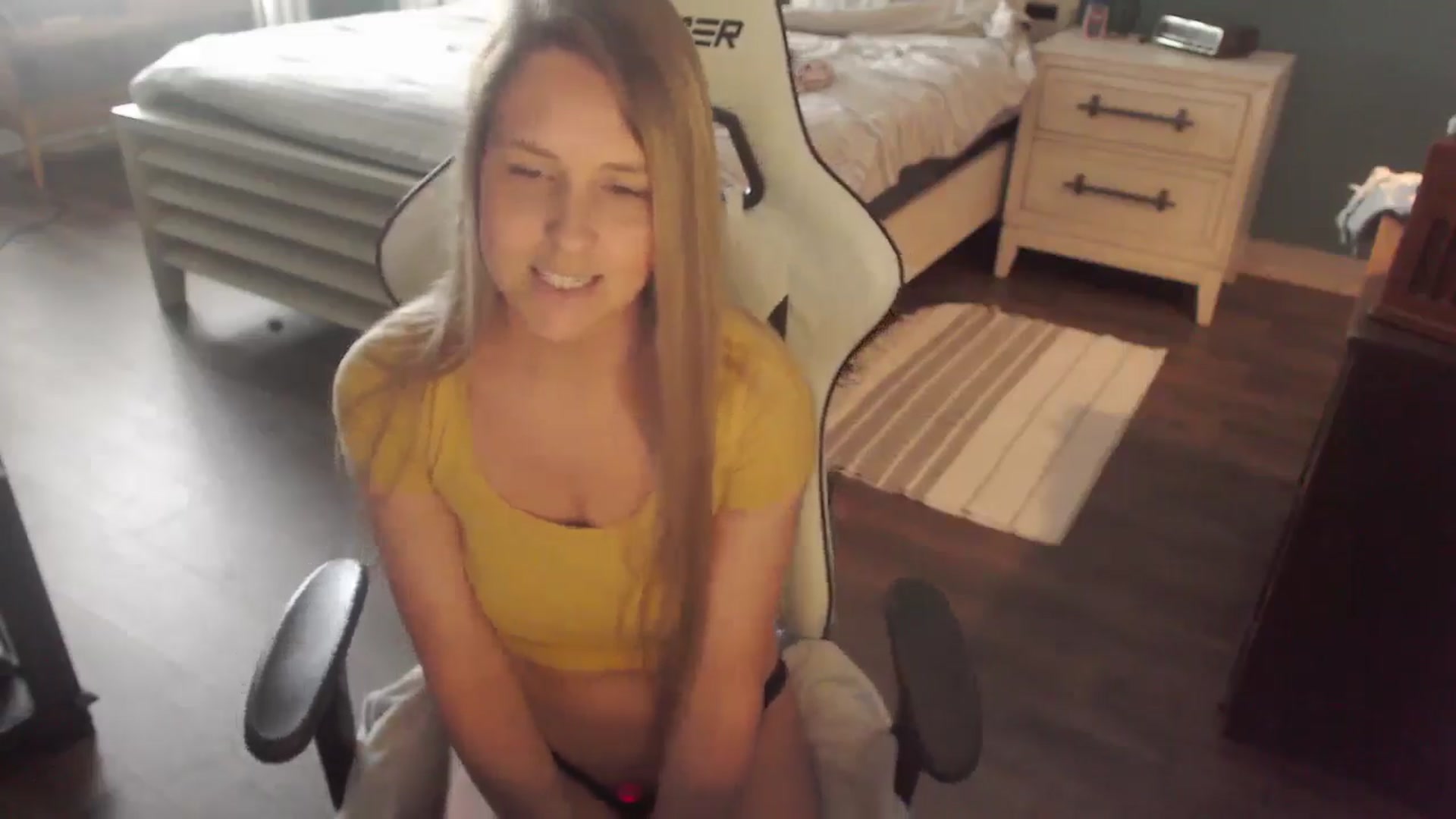 Gallery image thumbnail from ZenZoey's myfreecams stream on, 10/09/2025, 18:11 image 10 of 20