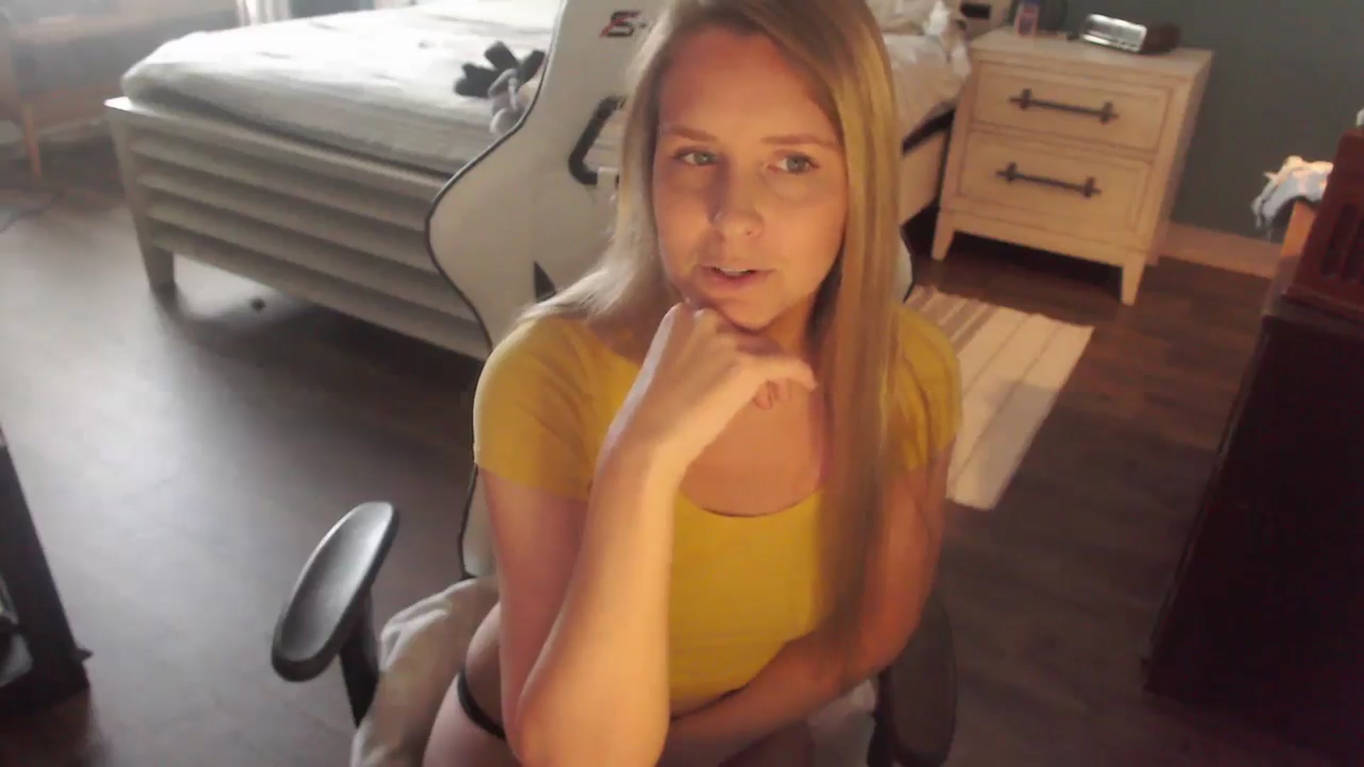 Gallery image thumbnail from ZenZoey's myfreecams stream on, 10/09/2025, 18:11 image 7 of 20