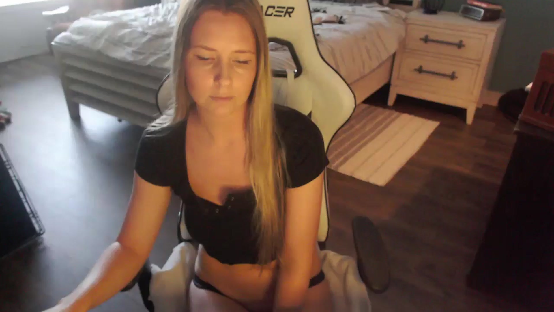 Gallery image thumbnail from ZenZoey's myfreecams stream on, 10/16/2025, 18:23 image 1 of 20