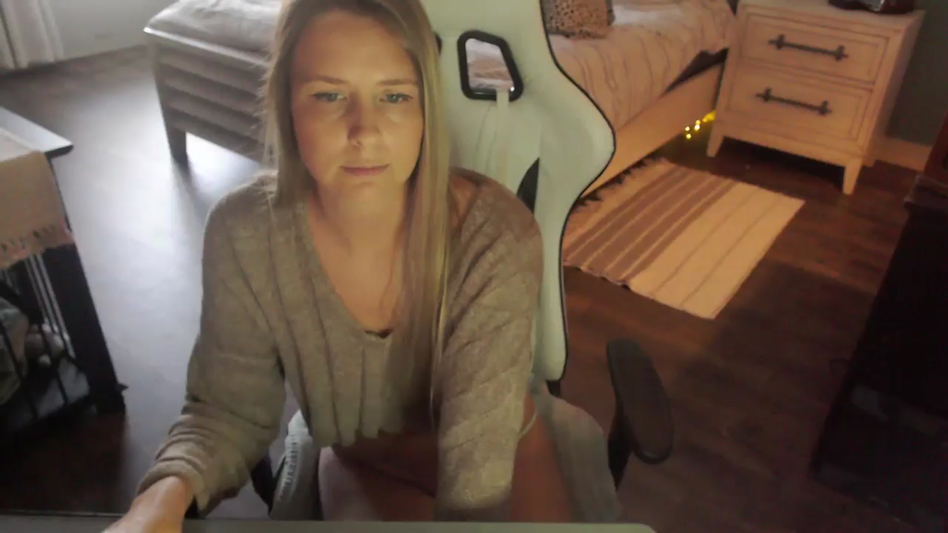 Gallery image thumbnail from ZenZoey's myfreecams stream on, 11/03/2025, 18:19 image 9 of 20