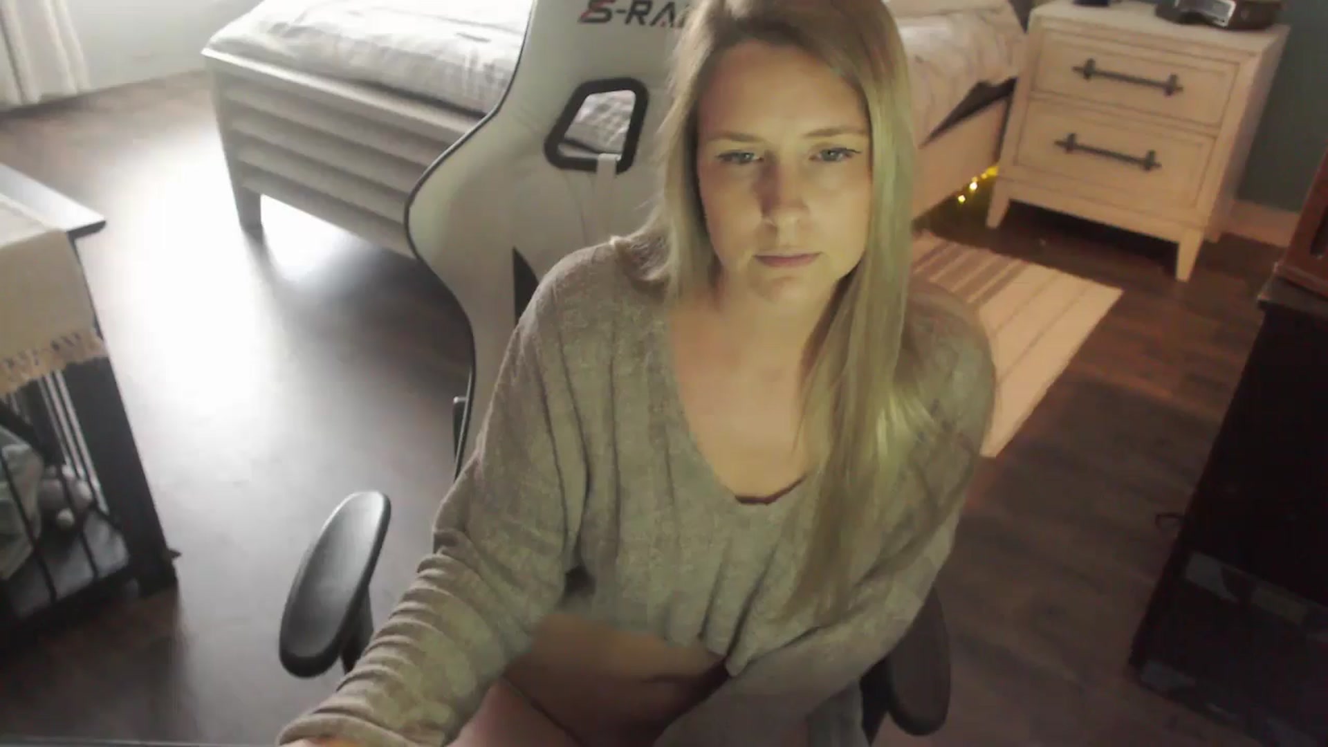 Gallery image thumbnail from ZenZoey's myfreecams stream on, 11/03/2025, 19:15 image 2 of 20