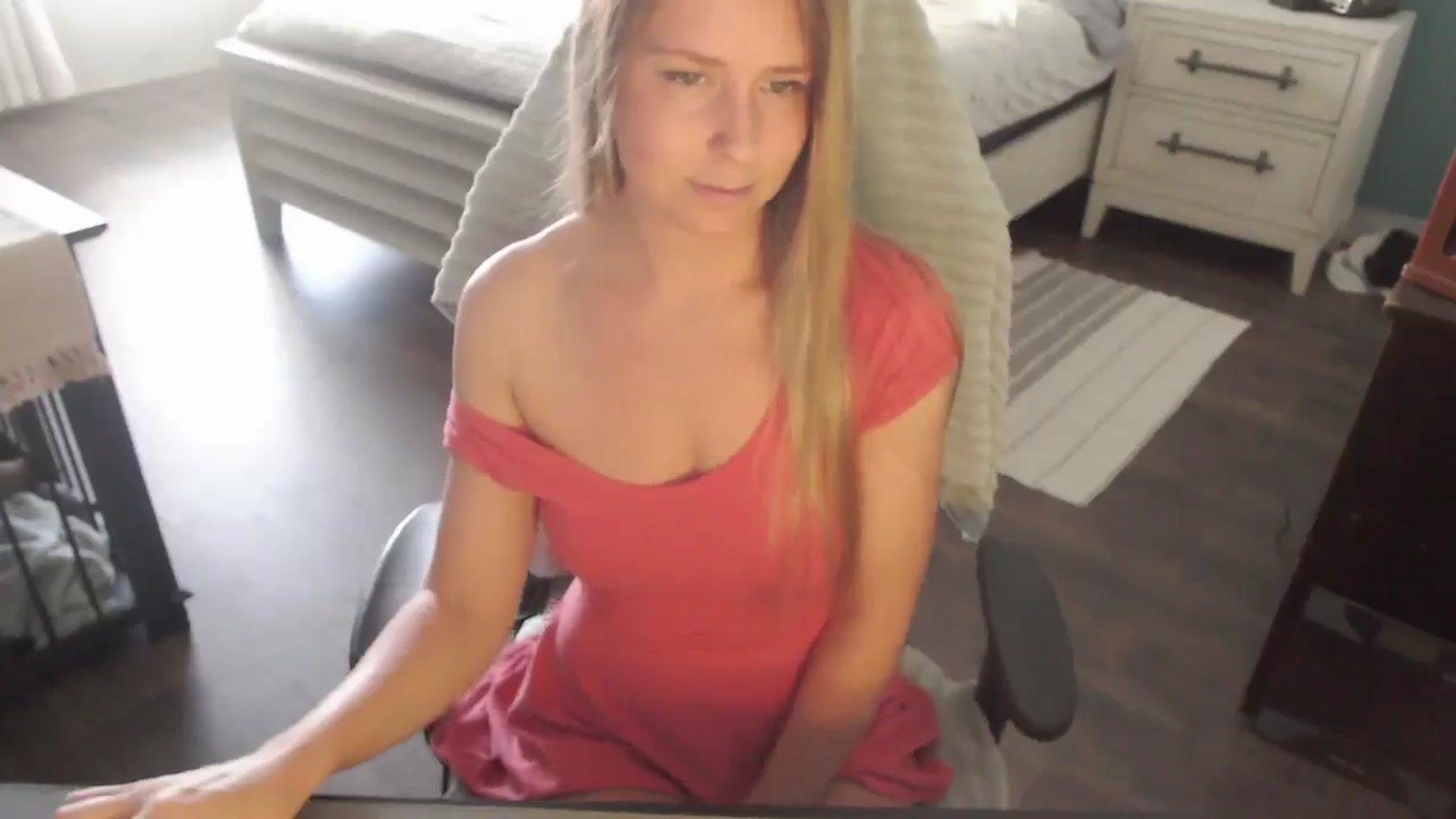 Gallery image thumbnail from ZenZoey's myfreecams stream on, 11/04/2025, 16:00 image 11 of 20
