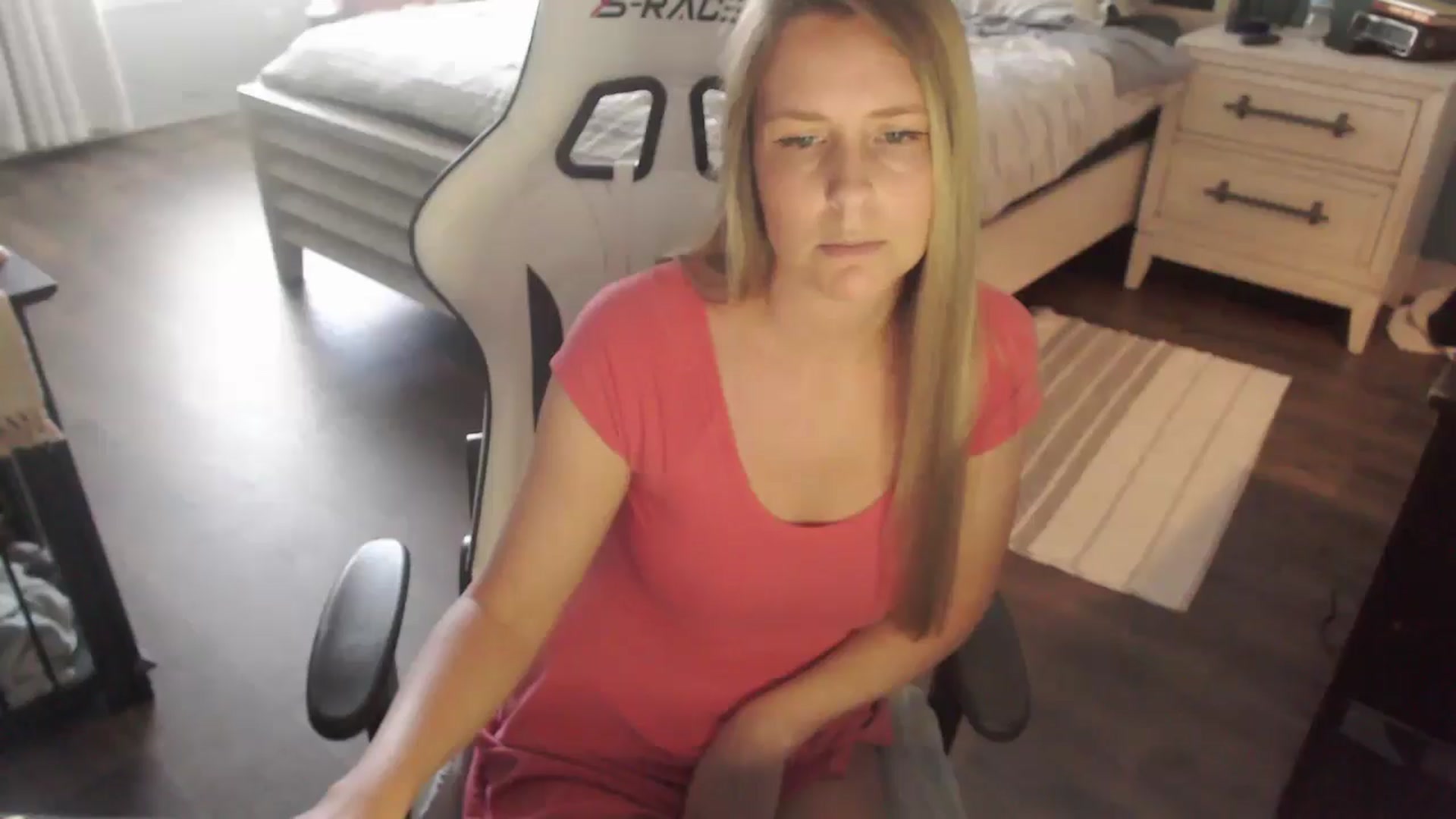 Gallery image thumbnail from ZenZoey's myfreecams stream on, 11/04/2025, 18:38 image 19 of 20
