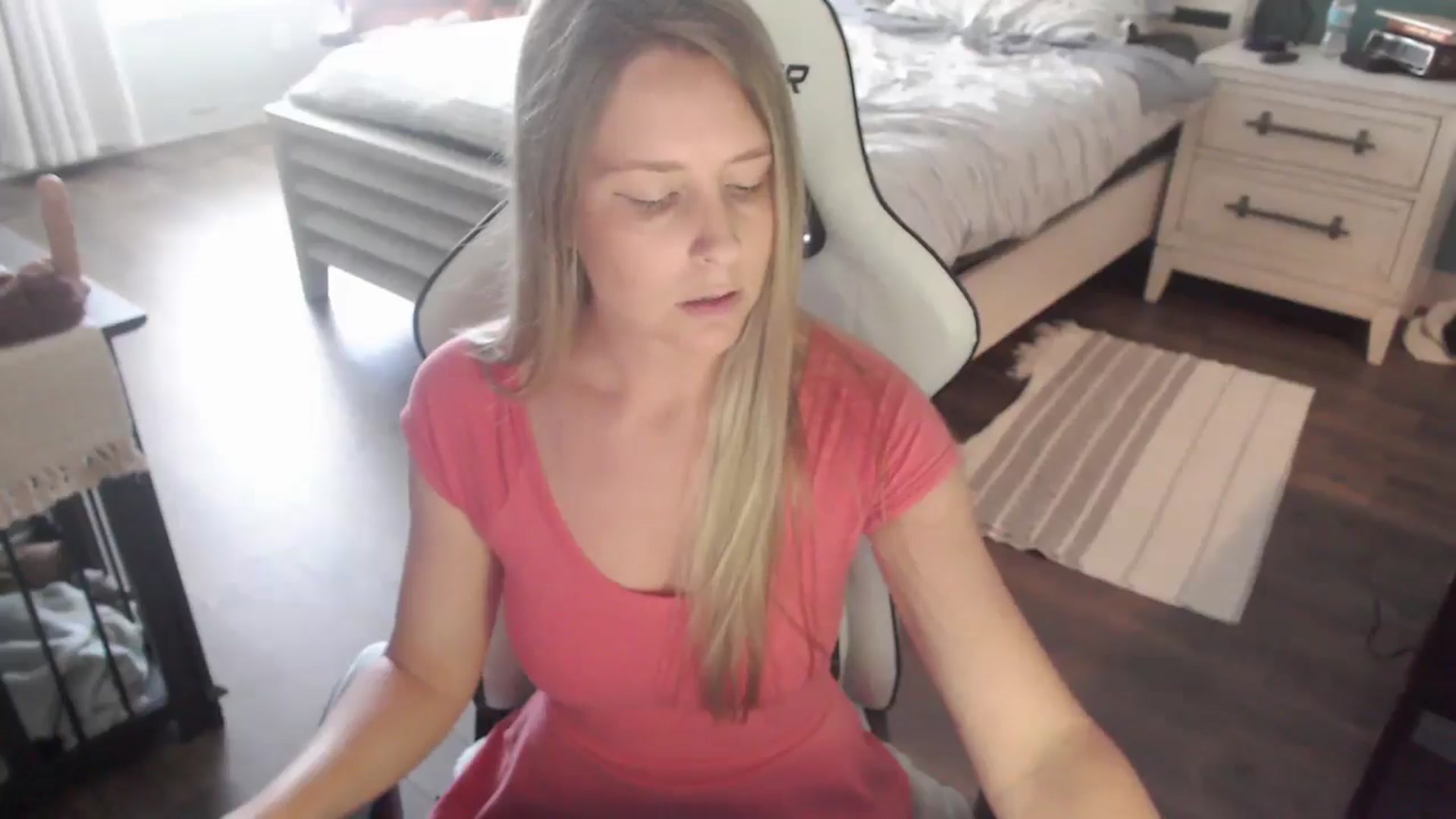 Gallery image thumbnail from ZenZoey's myfreecams stream on, 11/04/2025, 18:57 image 10 of 20