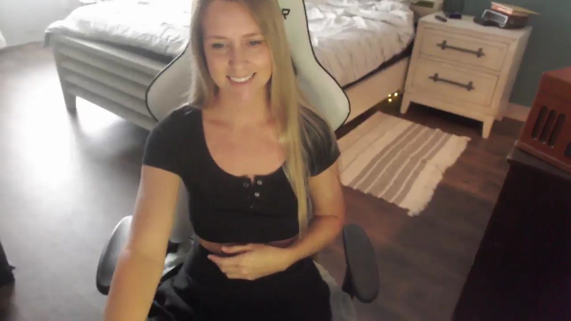 Gallery image thumbnail from ZenZoey's myfreecams stream on, 11/05/2025, 19:03 image 8 of 20