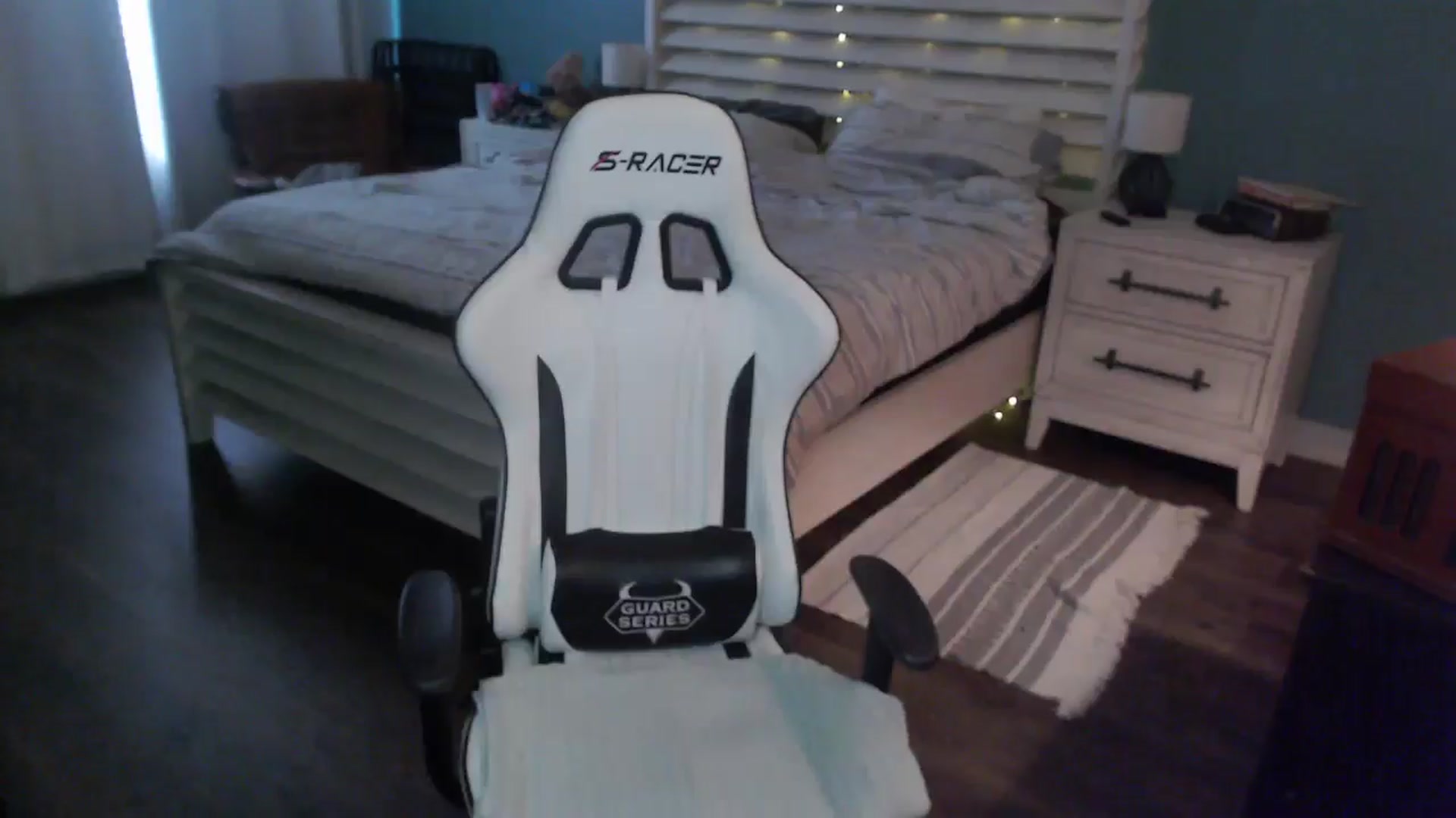 Gallery image thumbnail from ZenZoey's myfreecams stream on, 11/05/2025, 20:22 image 2 of 20