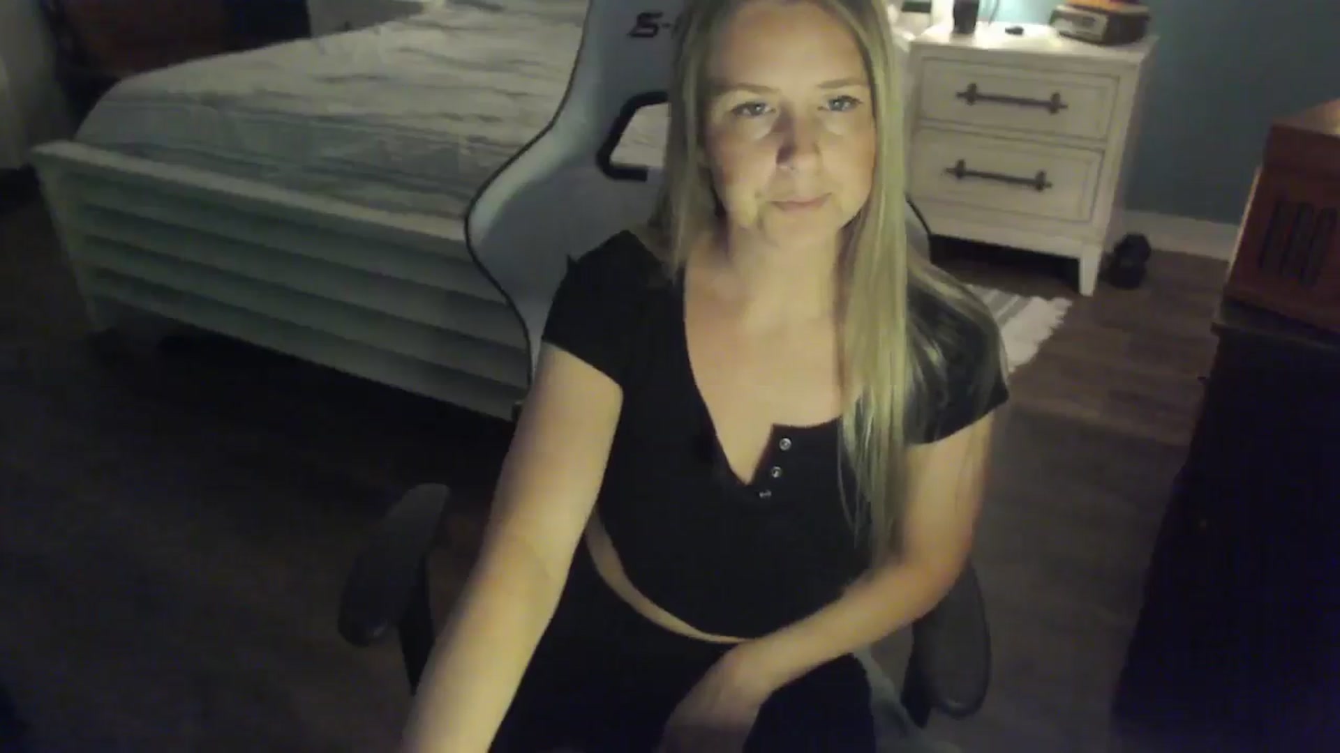 Gallery image thumbnail from ZenZoey's myfreecams stream on, 11/12/2025, 18:07 image 13 of 20