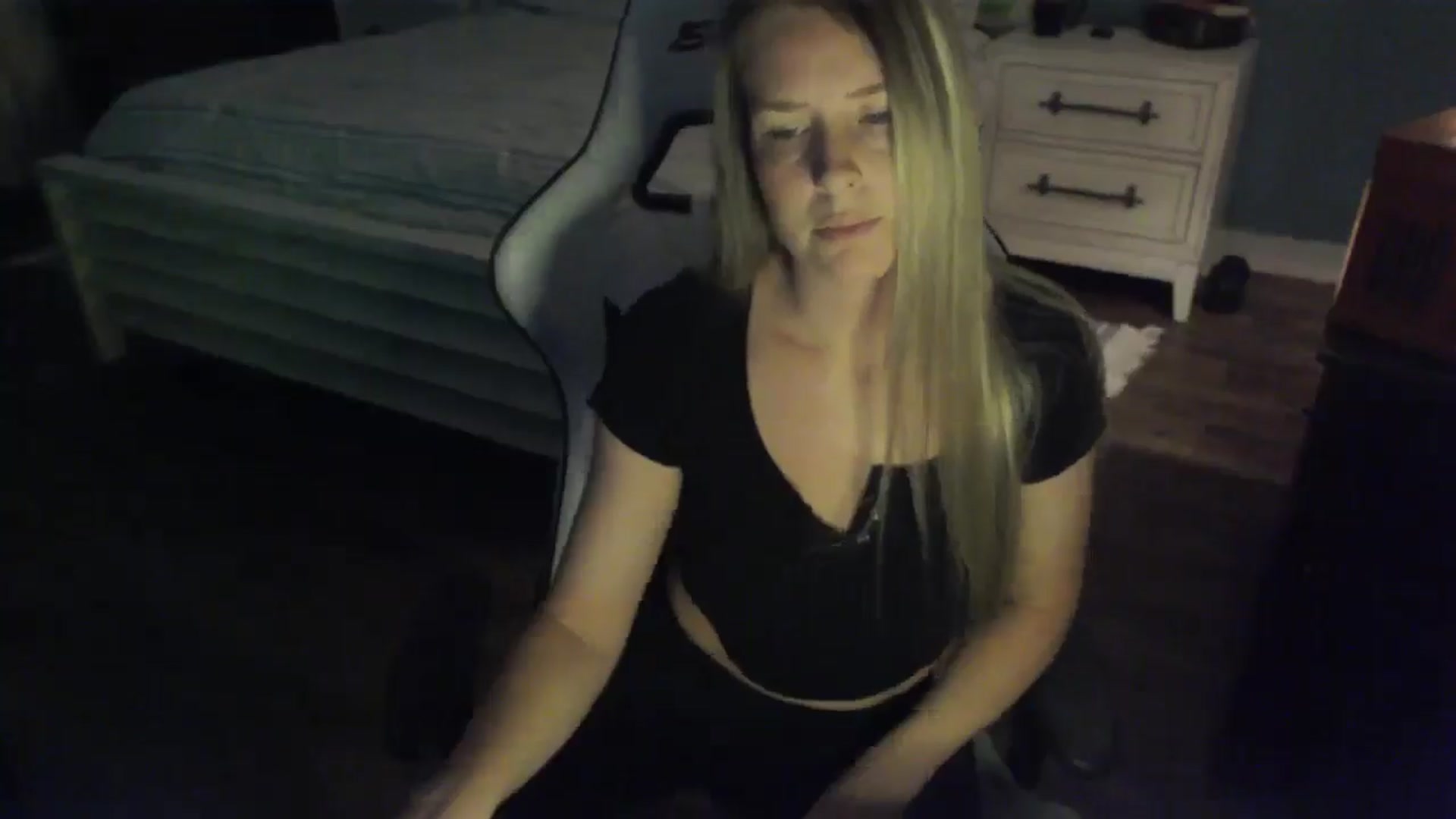Gallery image thumbnail from ZenZoey's myfreecams stream on, 11/12/2025, 18:07 image 6 of 20