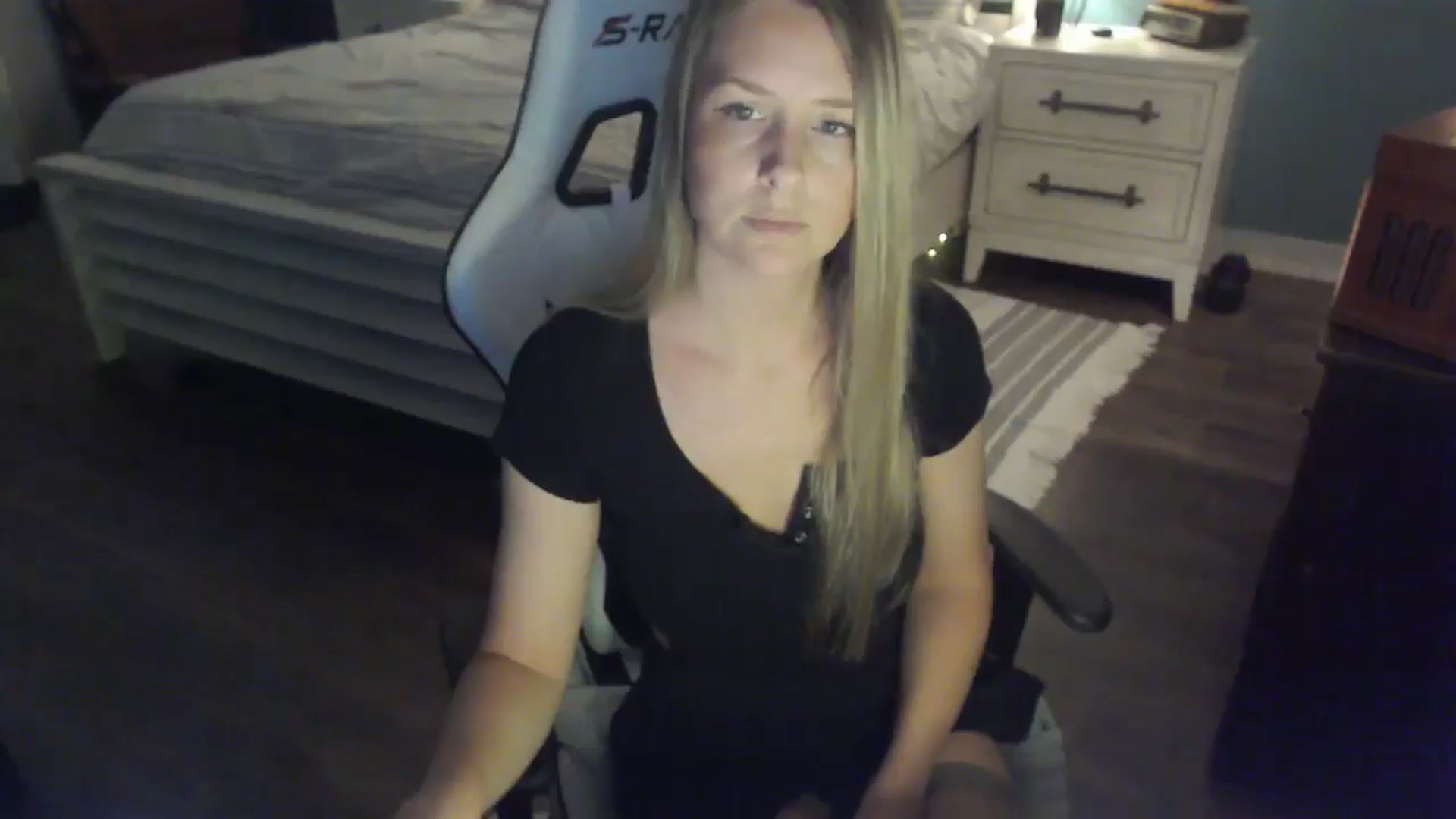 Gallery image thumbnail from ZenZoey's myfreecams stream on, 11/12/2025, 18:07 image 20 of 20