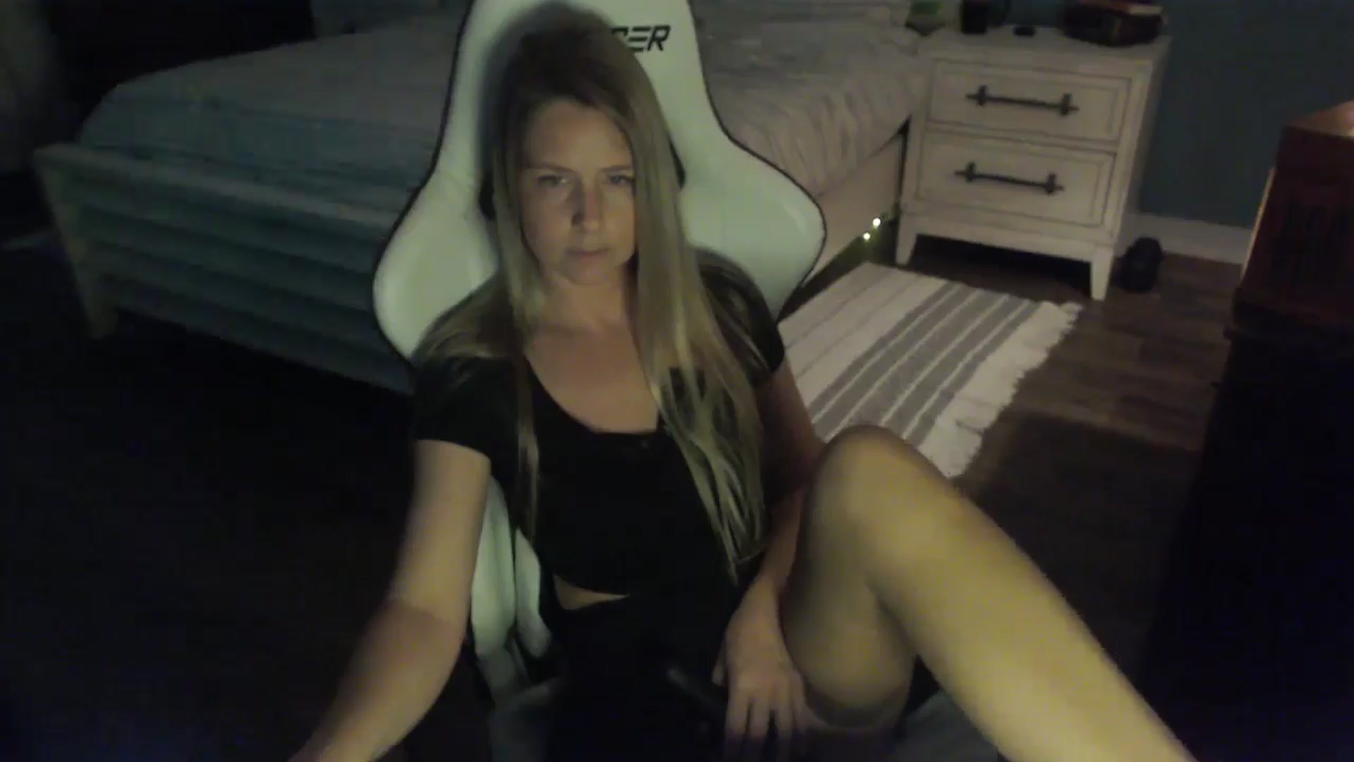 Gallery image thumbnail from ZenZoey's myfreecams stream on, 11/12/2025, 18:07 image 3 of 20