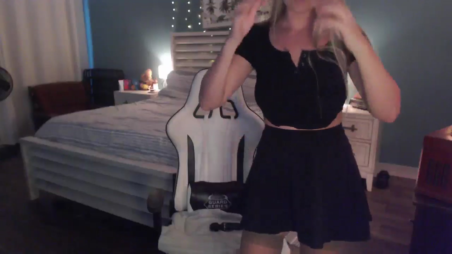 Gallery image thumbnail from ZenZoey's myfreecams stream on, 11/12/2025, 18:49 image 2 of 20