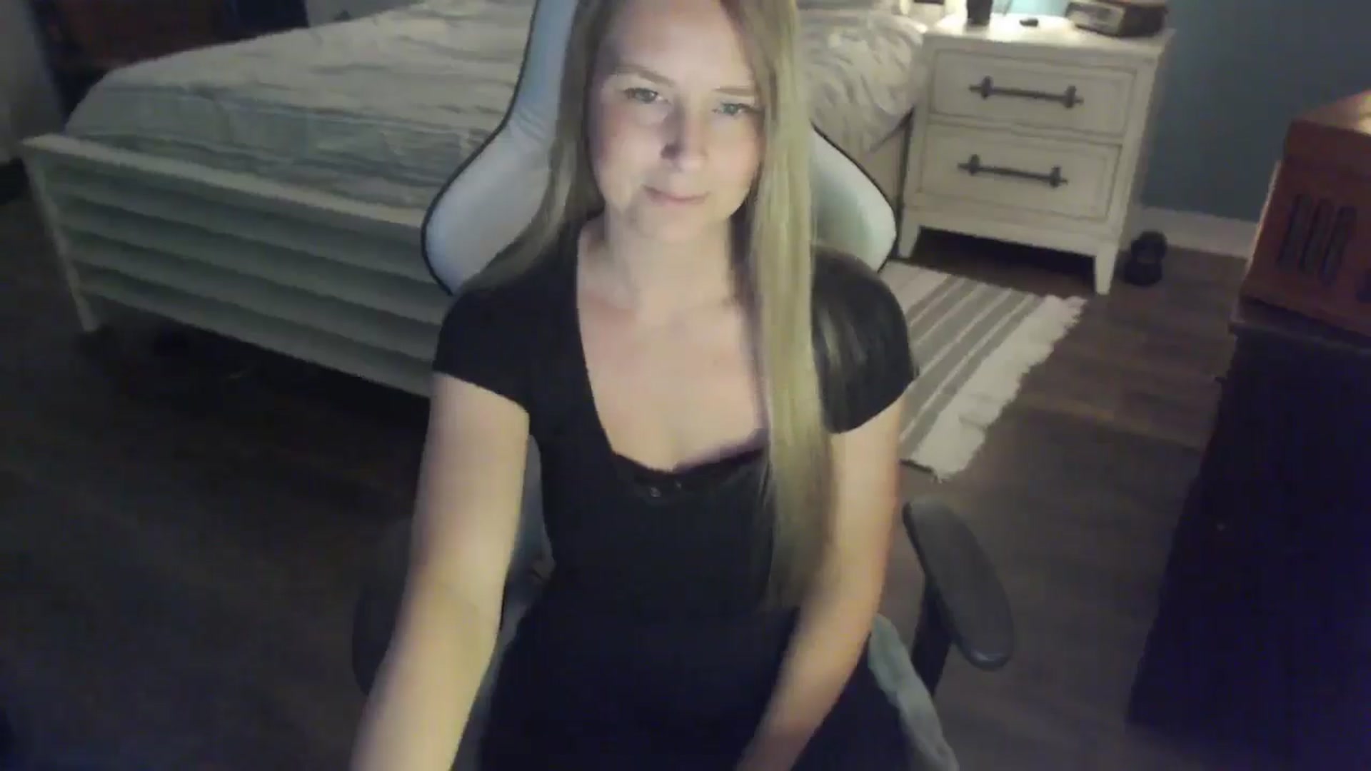 Gallery image thumbnail from ZenZoey's myfreecams stream on, 11/12/2025, 18:49 image 9 of 20