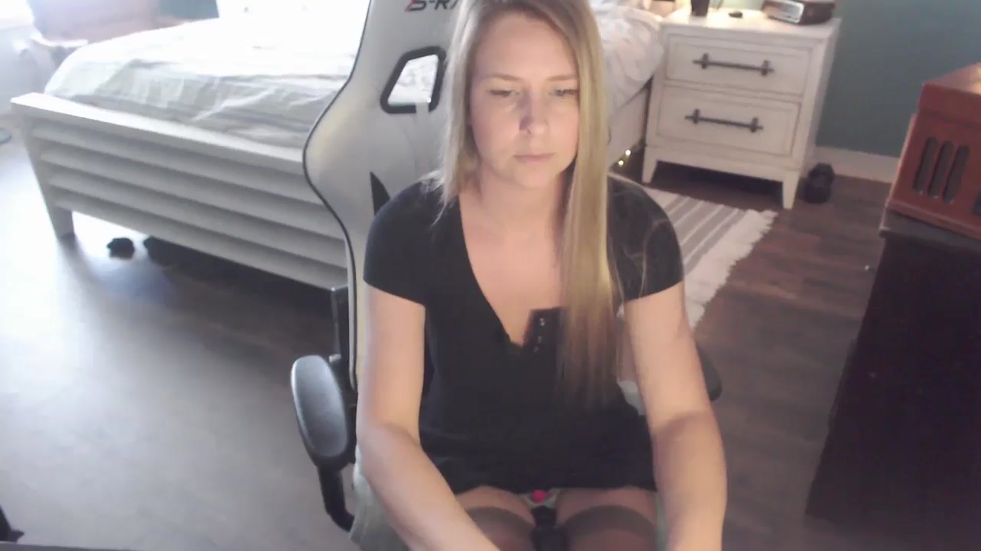 Gallery image thumbnail from ZenZoey's myfreecams stream on, 11/12/2025, 19:15 image 10 of 20