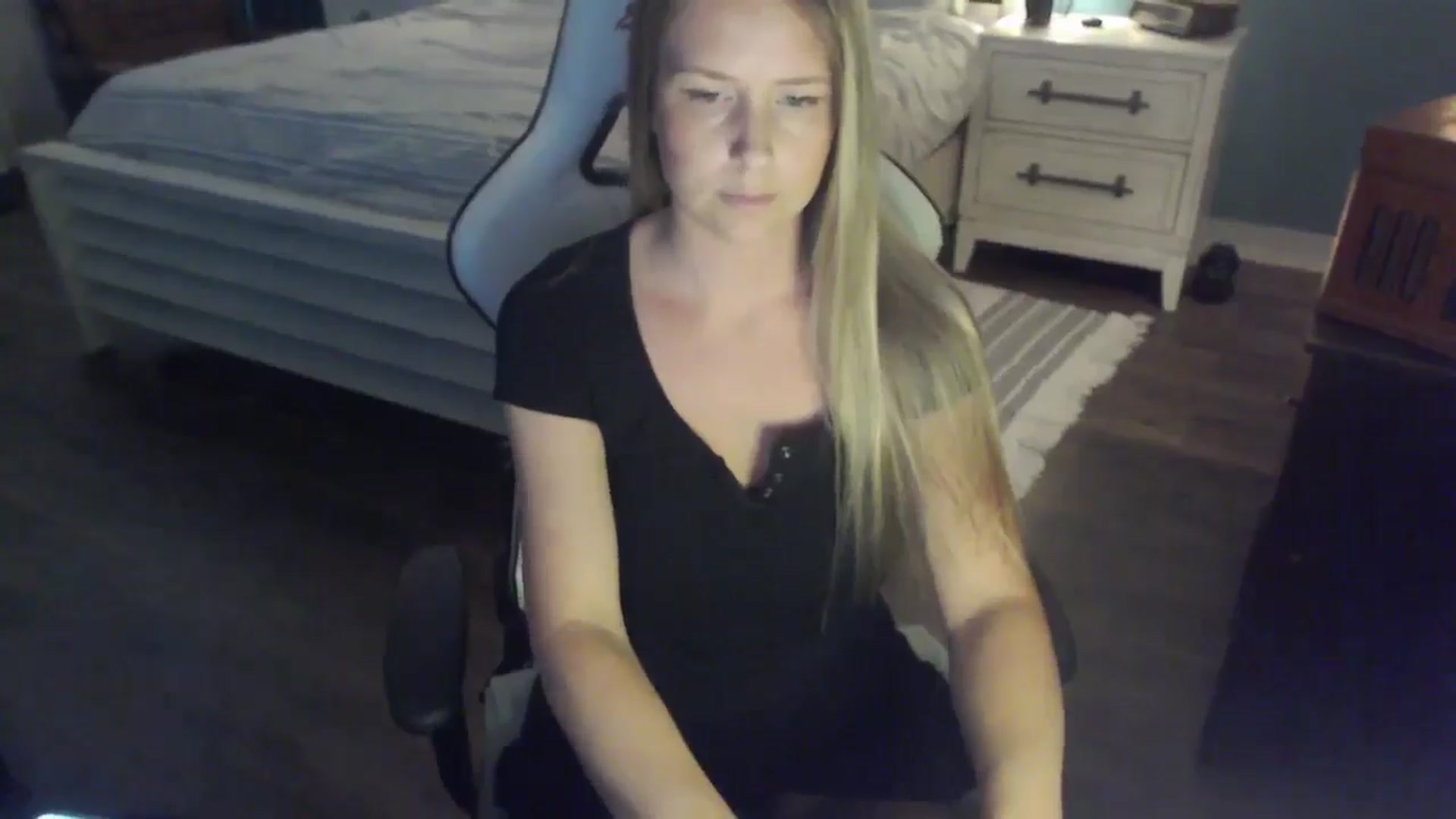 Gallery image thumbnail from ZenZoey's myfreecams stream on, 11/12/2025, 19:15 image 7 of 20