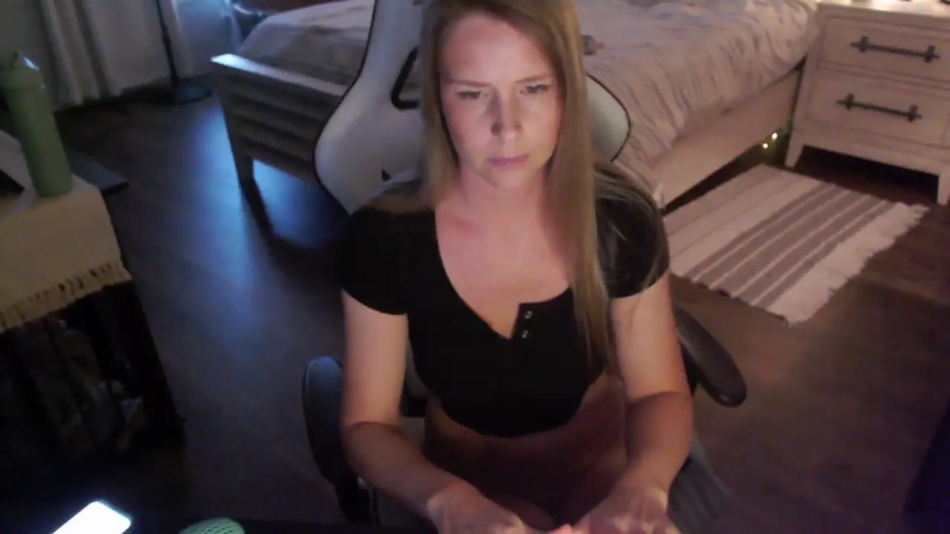 Gallery image thumbnail from ZenZoey's myfreecams stream on, 11/12/2025, 21:40 image 10 of 20