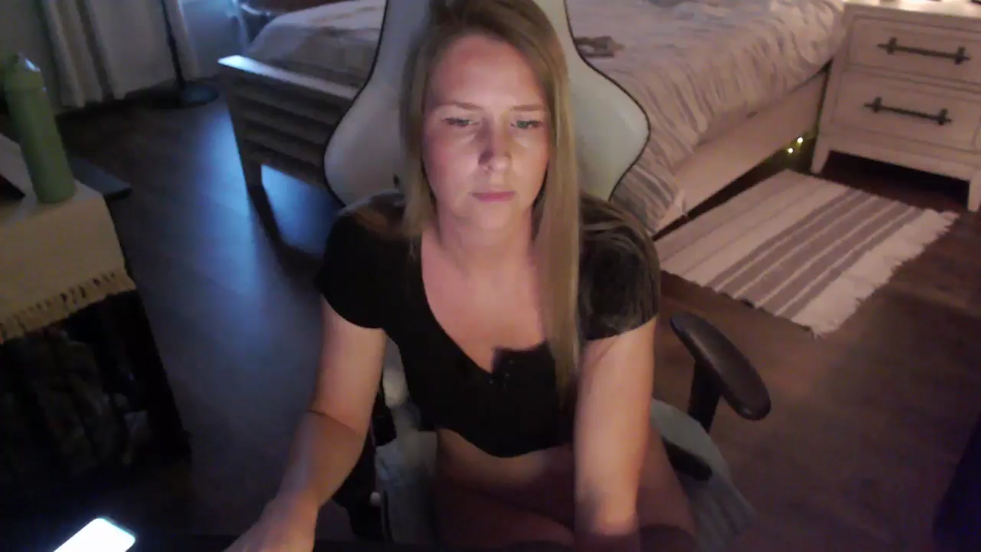 Gallery image thumbnail from ZenZoey's myfreecams stream on, 11/12/2025, 21:40 image 11 of 20