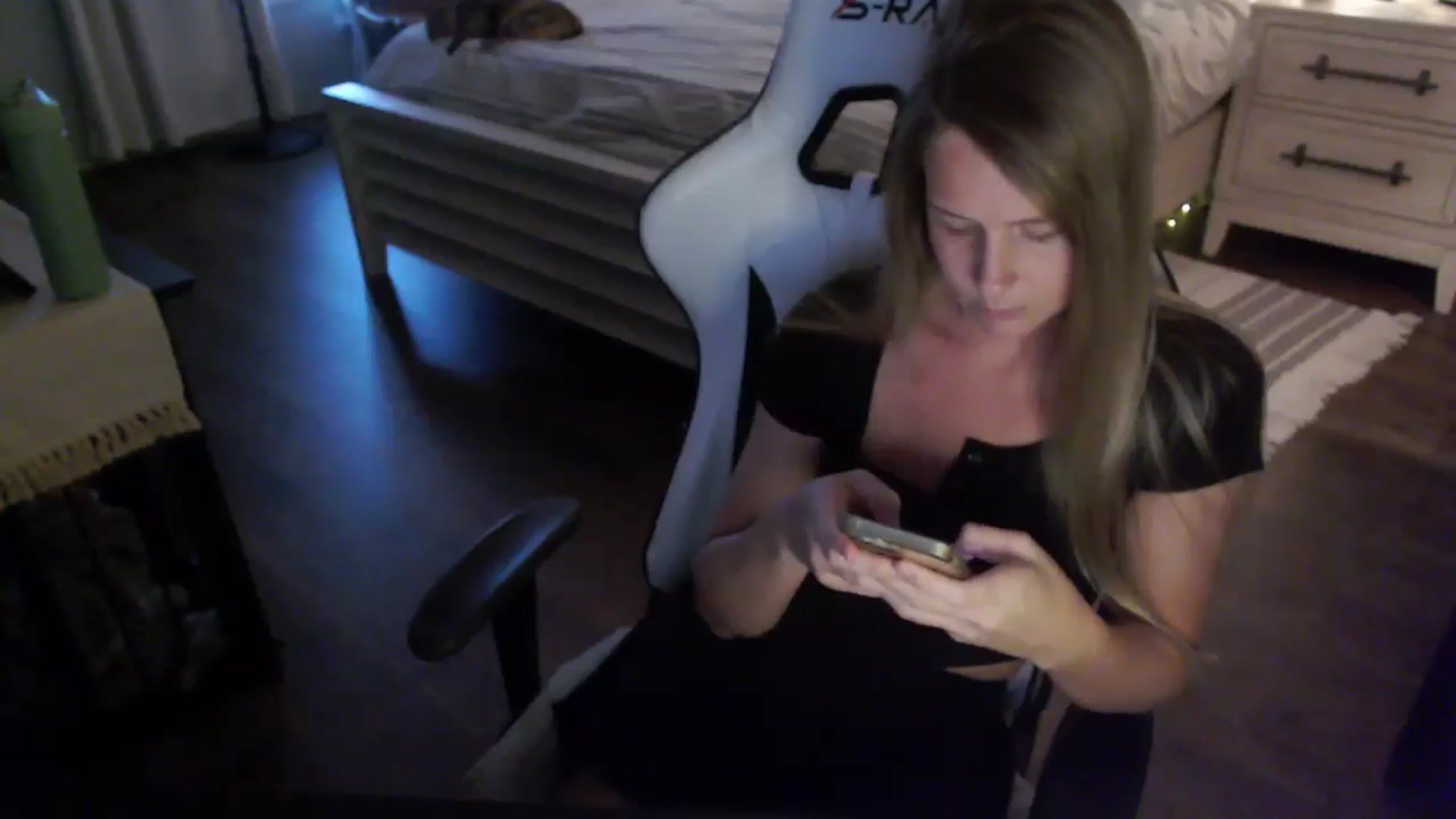 Gallery image thumbnail from ZenZoey's myfreecams stream on, 11/12/2025, 21:57 image 12 of 20
