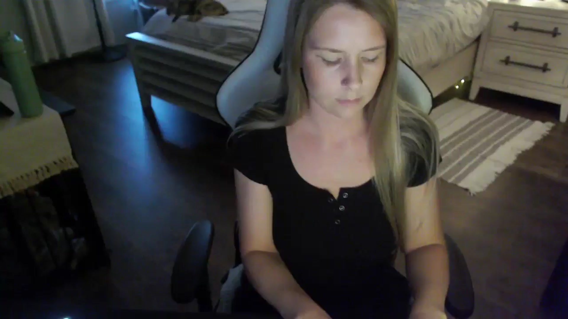 Gallery image thumbnail from ZenZoey's myfreecams stream on, 11/12/2025, 21:57 image 20 of 20