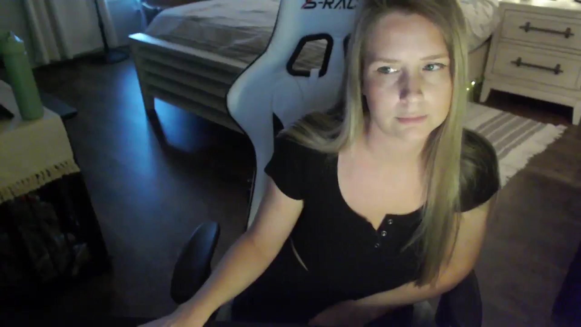 Gallery image thumbnail from ZenZoey's myfreecams stream on, 11/12/2025, 21:57 image 3 of 20