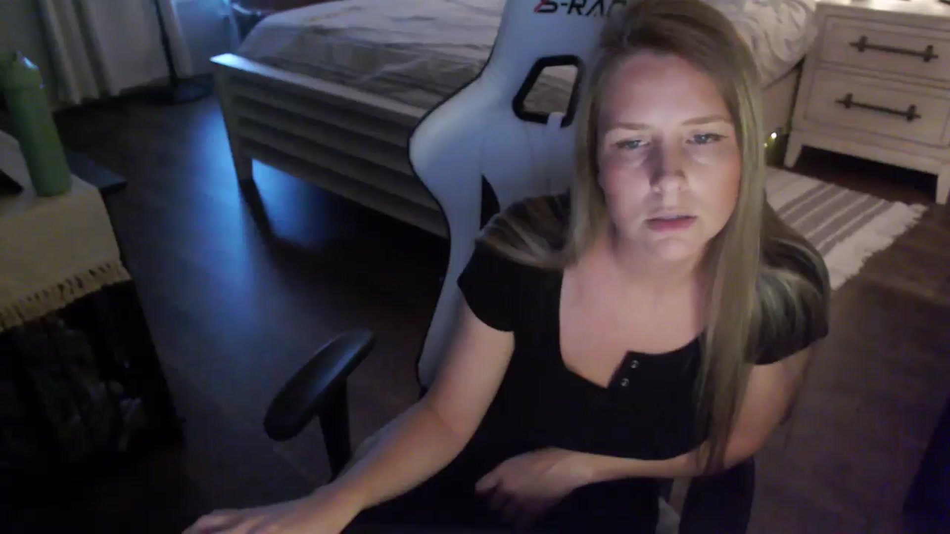 Gallery image thumbnail from ZenZoey's myfreecams stream on, 11/12/2025, 21:57 image 8 of 20