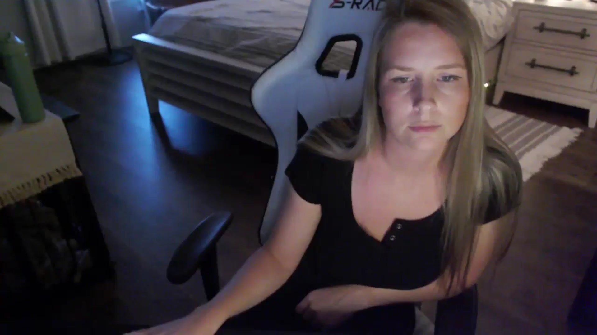 Gallery image thumbnail from ZenZoey's myfreecams stream on, 11/12/2025, 21:57 image 5 of 20