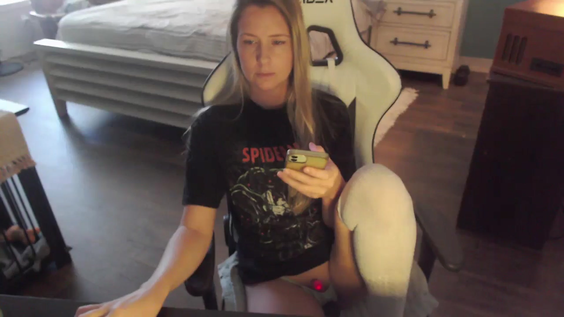 Gallery image thumbnail from ZenZoey's myfreecams stream on, 11/13/2025, 16:58 image 7 of 20