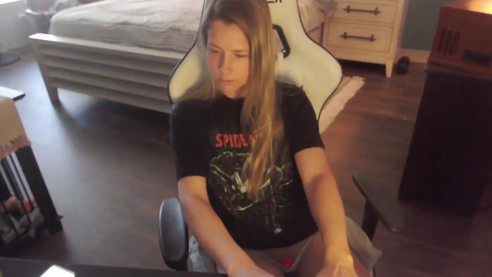 Gallery image thumbnail from ZenZoey's myfreecams stream on, 11/13/2025, 16:58 image 15 of 20
