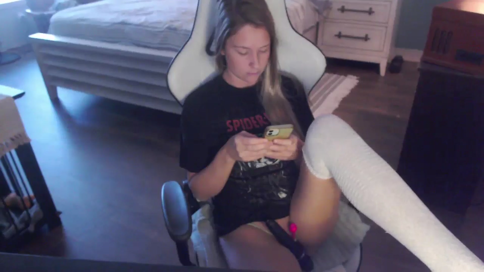 Gallery image thumbnail from ZenZoey's myfreecams stream on, 11/13/2025, 17:31 image 10 of 20