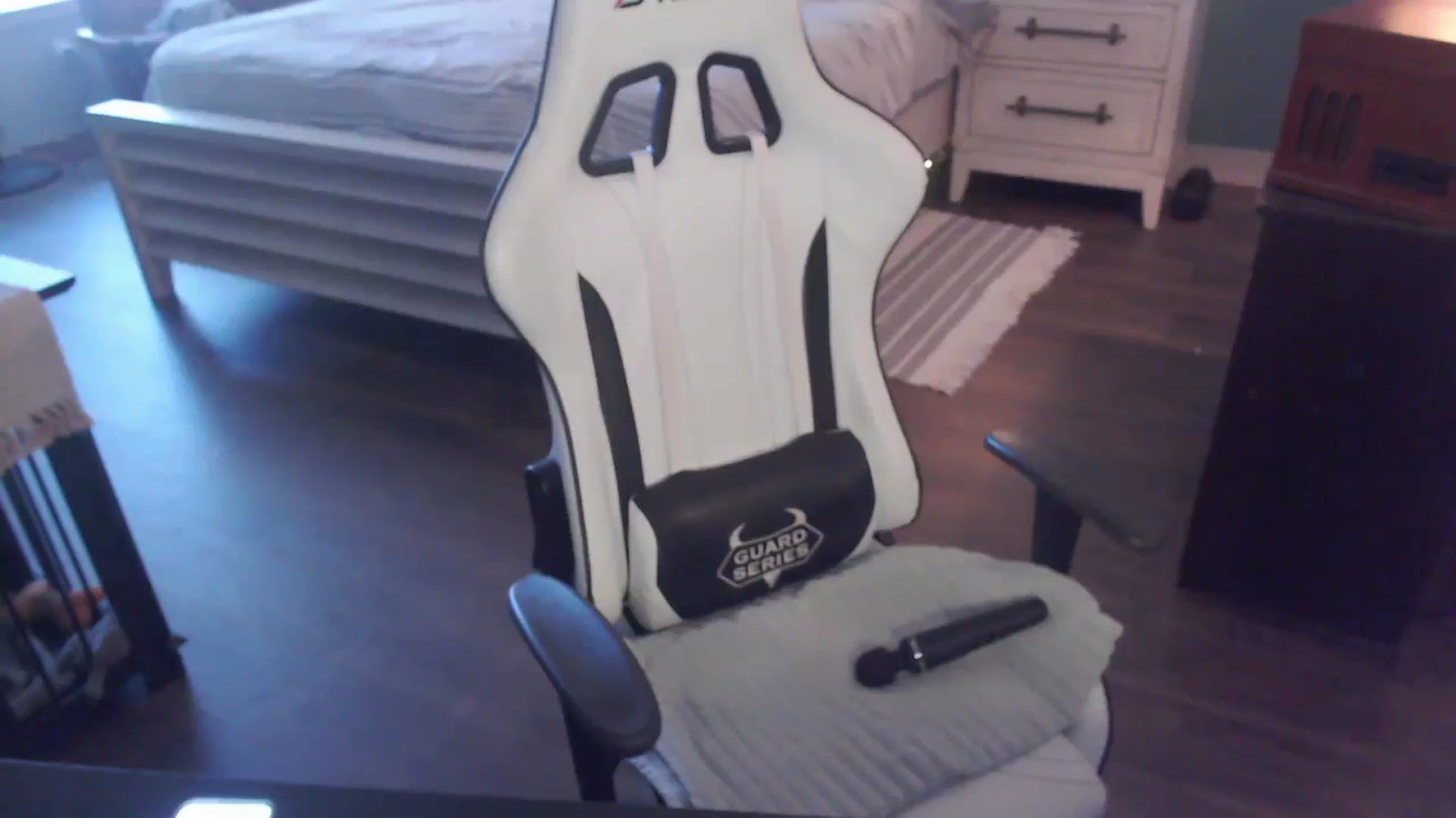 Gallery image thumbnail from ZenZoey's myfreecams stream on, 11/13/2025, 17:31 image 12 of 20