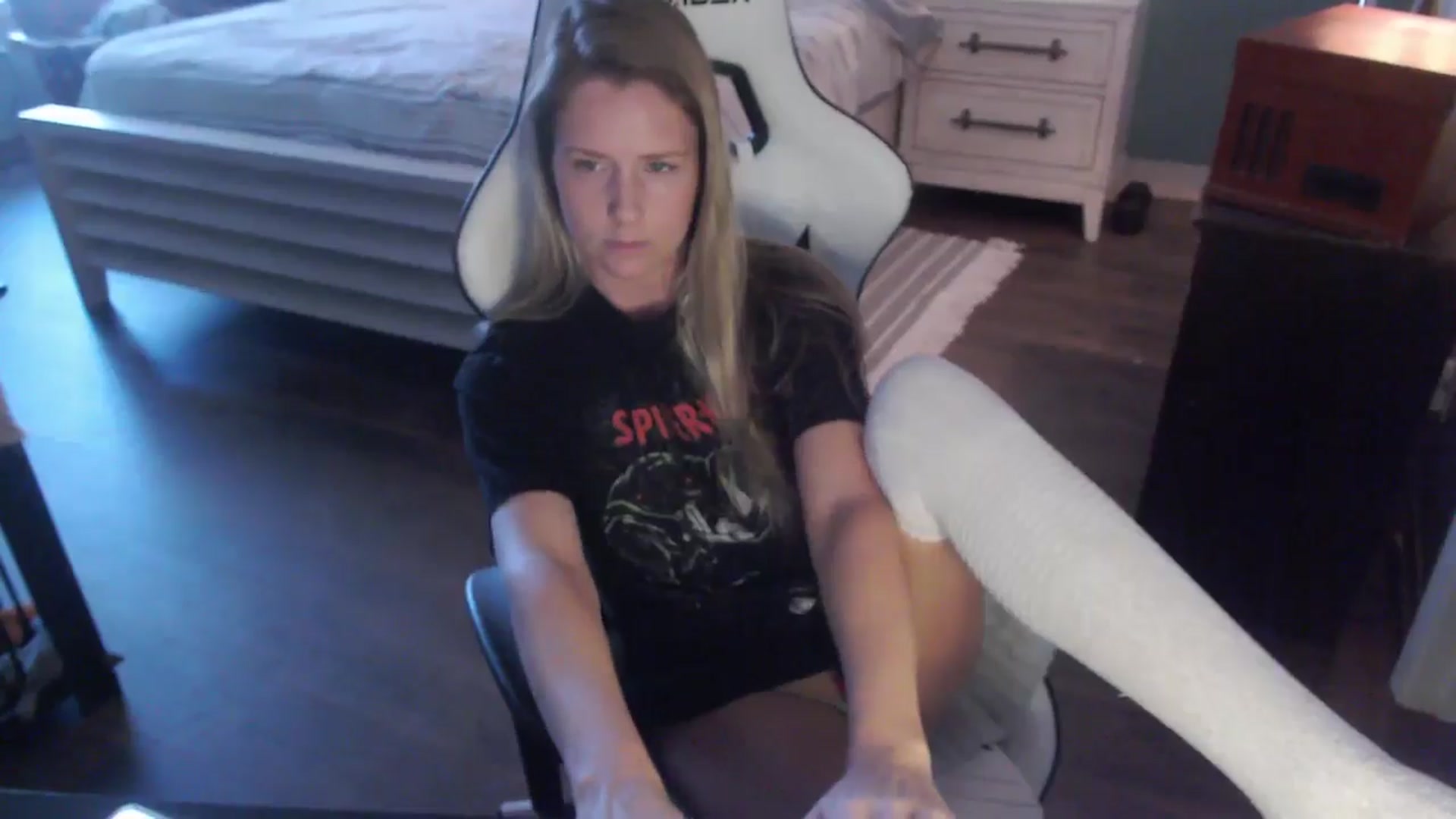 Gallery image thumbnail from ZenZoey's myfreecams stream on, 11/13/2025, 17:50 image 8 of 20