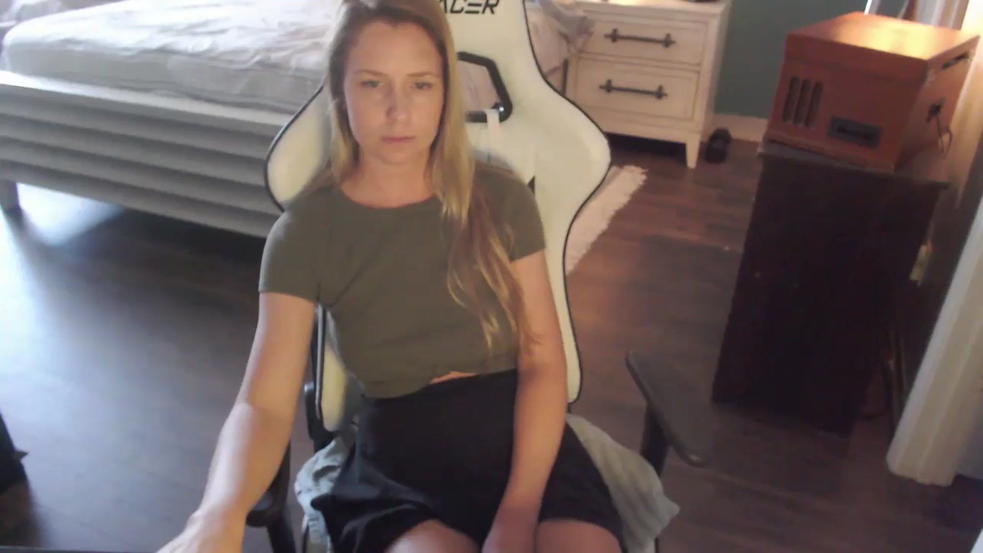 Gallery image thumbnail from ZenZoey's myfreecams stream on, 11/13/2025, 18:17 image 18 of 20
