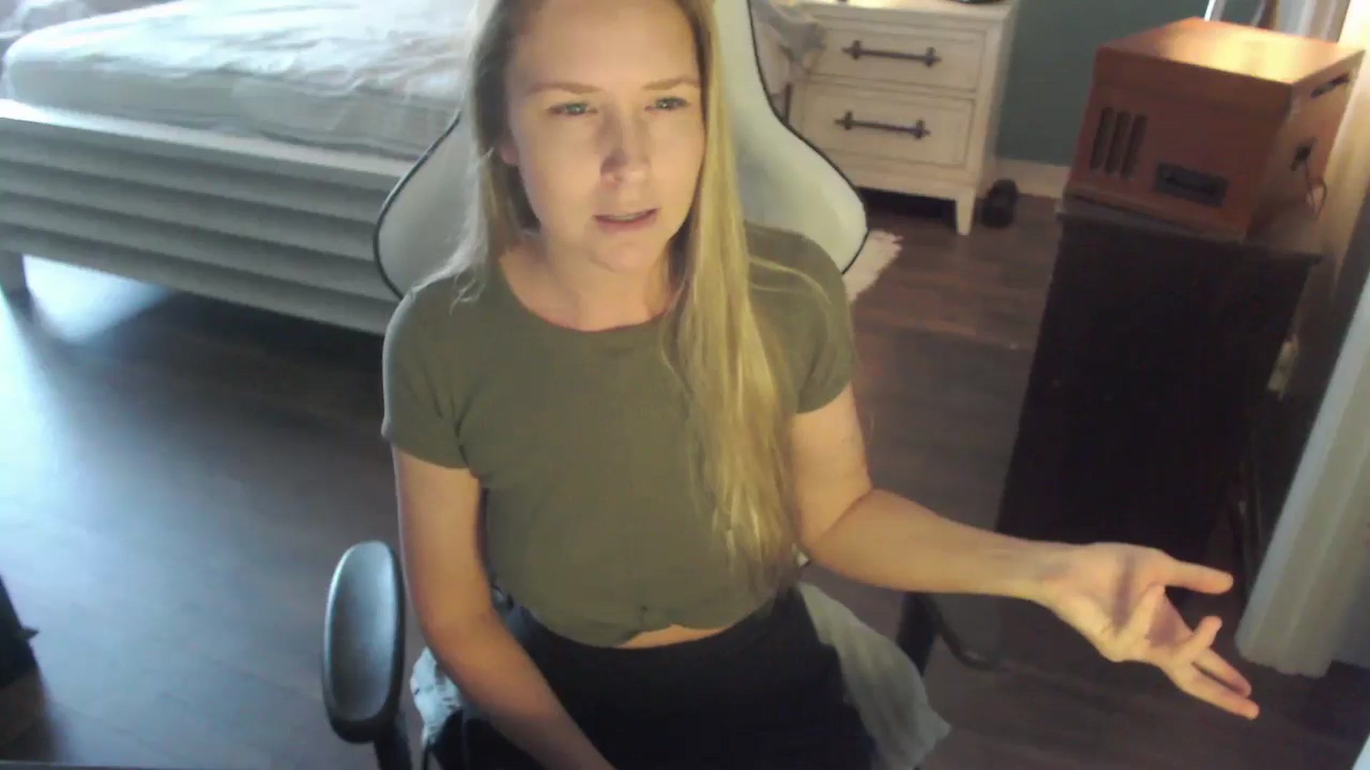 Gallery image thumbnail from ZenZoey's myfreecams stream on, 11/13/2025, 18:17 image 12 of 20