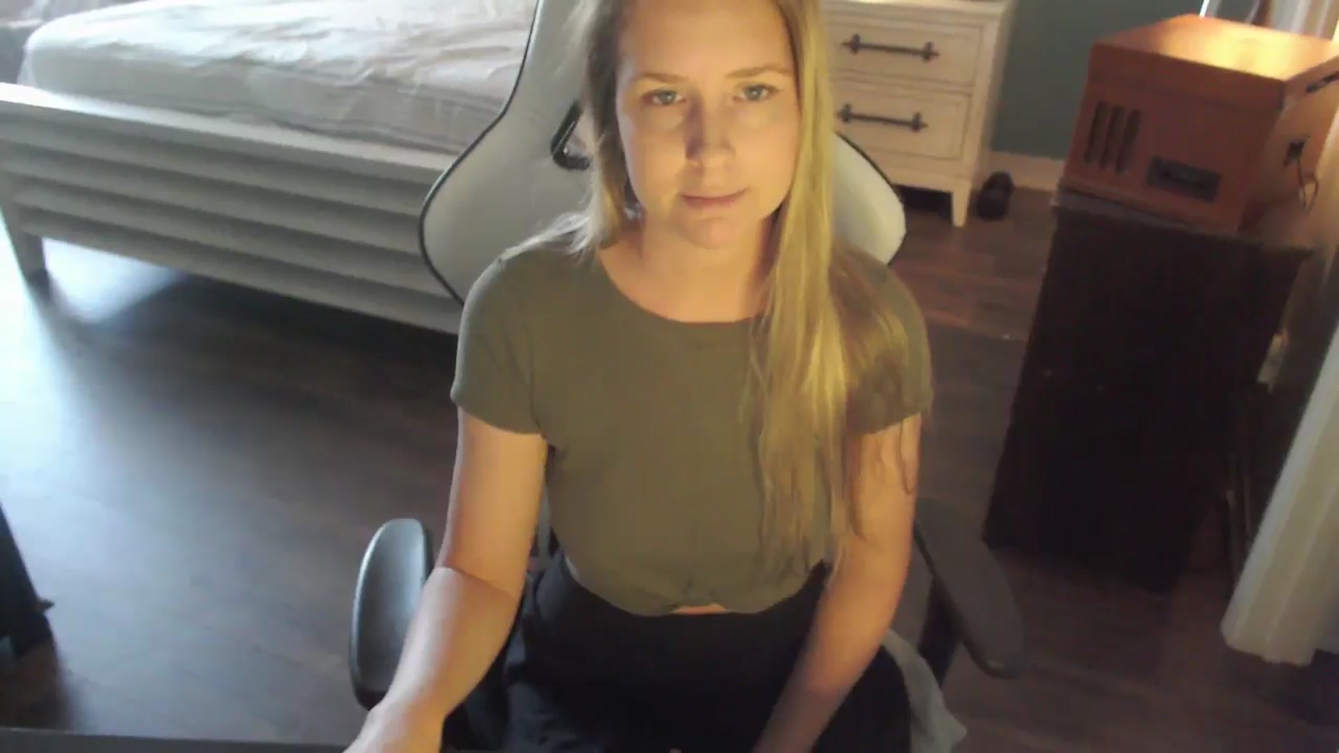 Gallery image thumbnail from ZenZoey's myfreecams stream on, 11/13/2025, 18:17 image 9 of 20