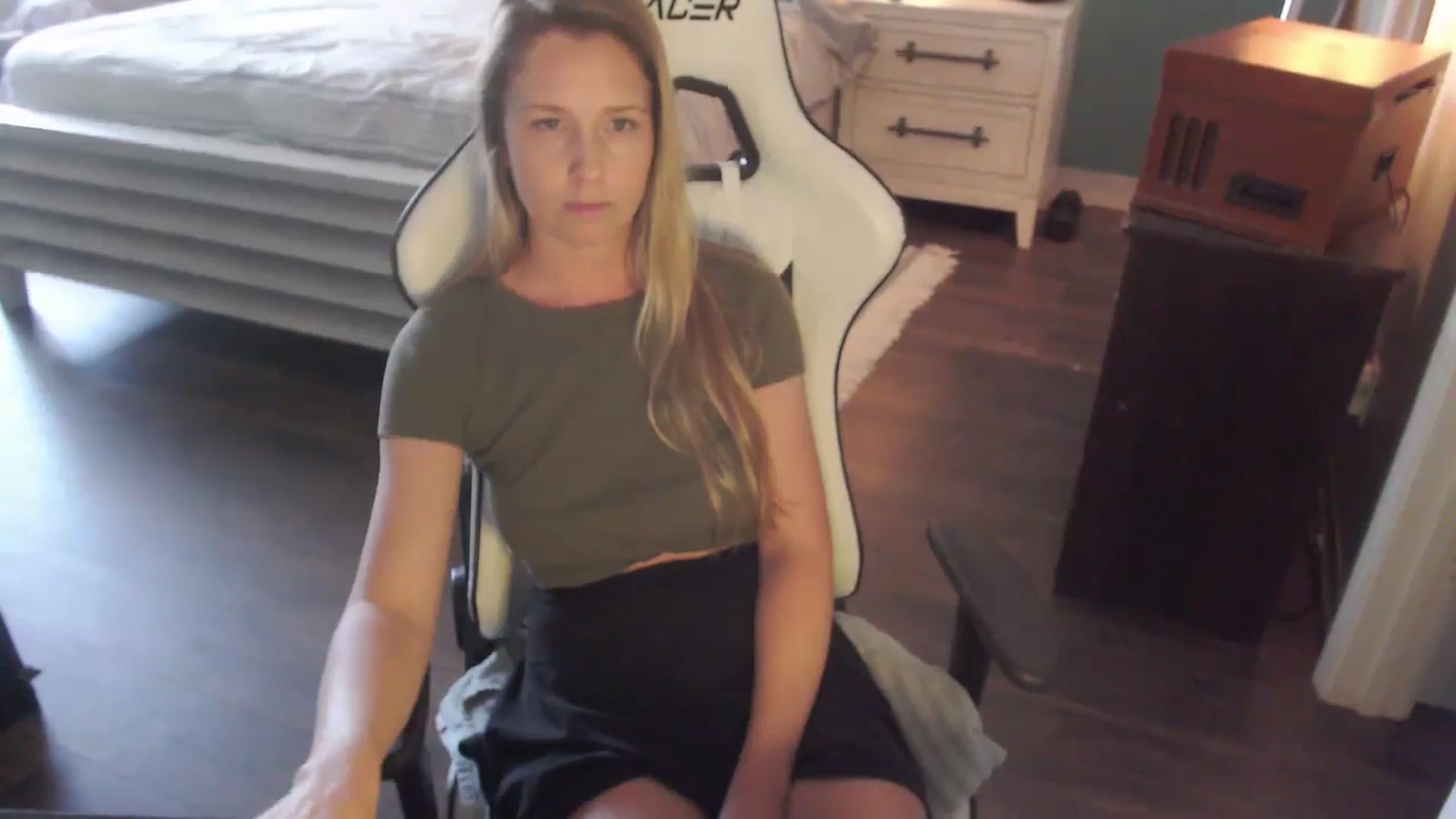 Gallery image thumbnail from ZenZoey's myfreecams stream on, 11/13/2025, 18:17 image 16 of 20
