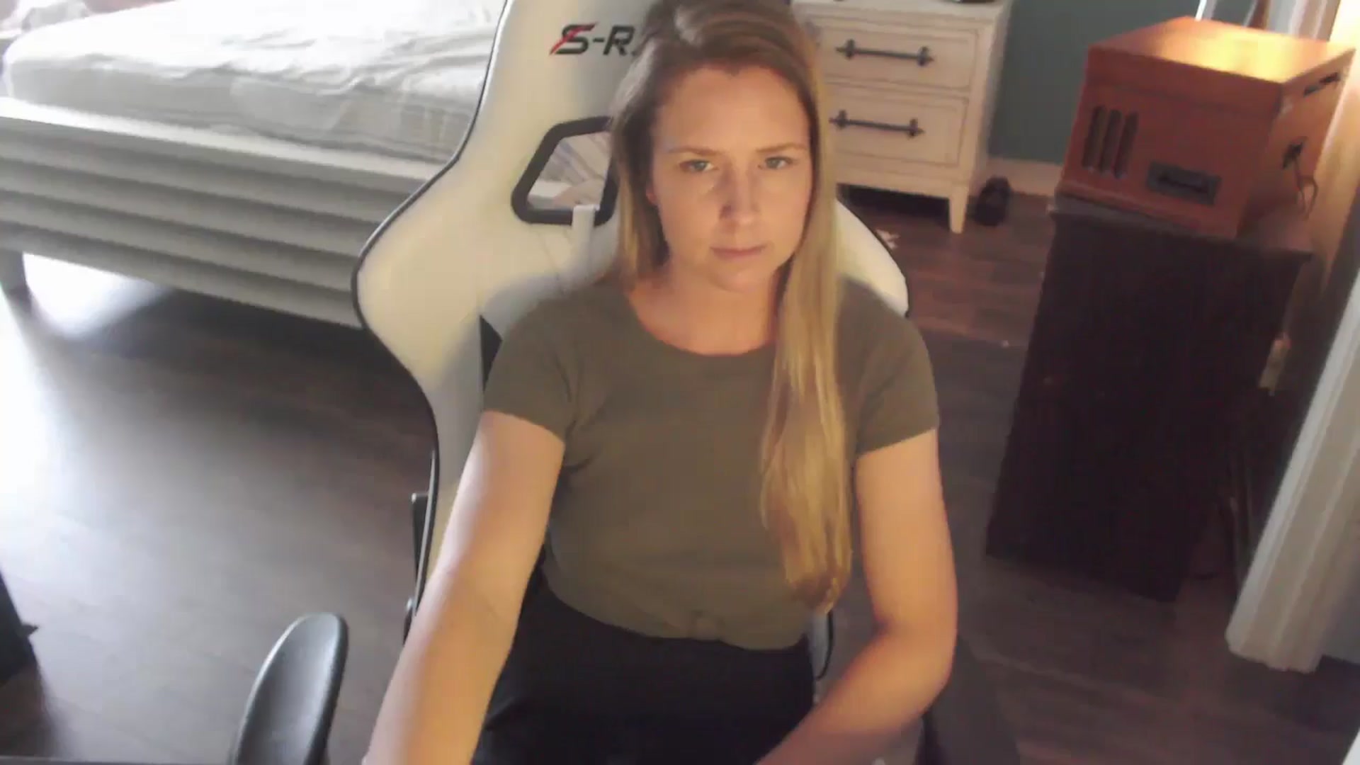 Gallery image thumbnail from ZenZoey's myfreecams stream on, 11/13/2025, 19:25 image 5 of 20
