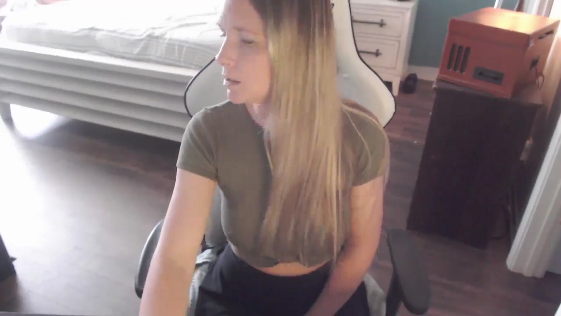 Gallery image thumbnail from ZenZoey's myfreecams stream on, 11/13/2025, 19:46 image 3 of 20