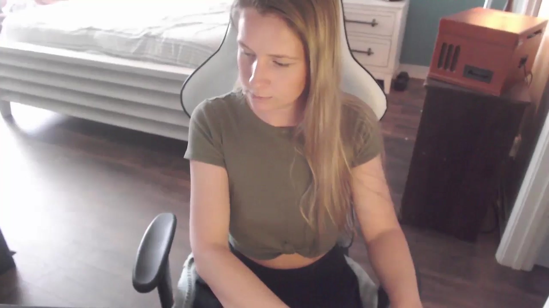 Gallery image thumbnail from ZenZoey's myfreecams stream on, 11/13/2025, 19:46 image 7 of 20