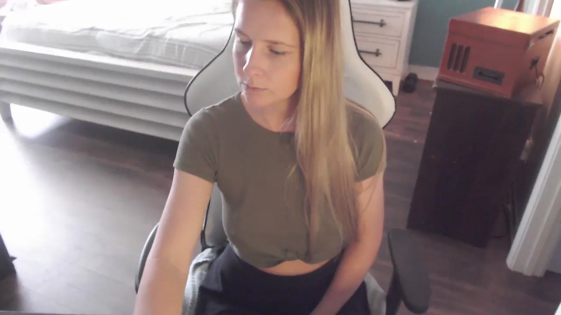 Gallery image thumbnail from ZenZoey's myfreecams stream on, 11/13/2025, 19:46 image 2 of 20