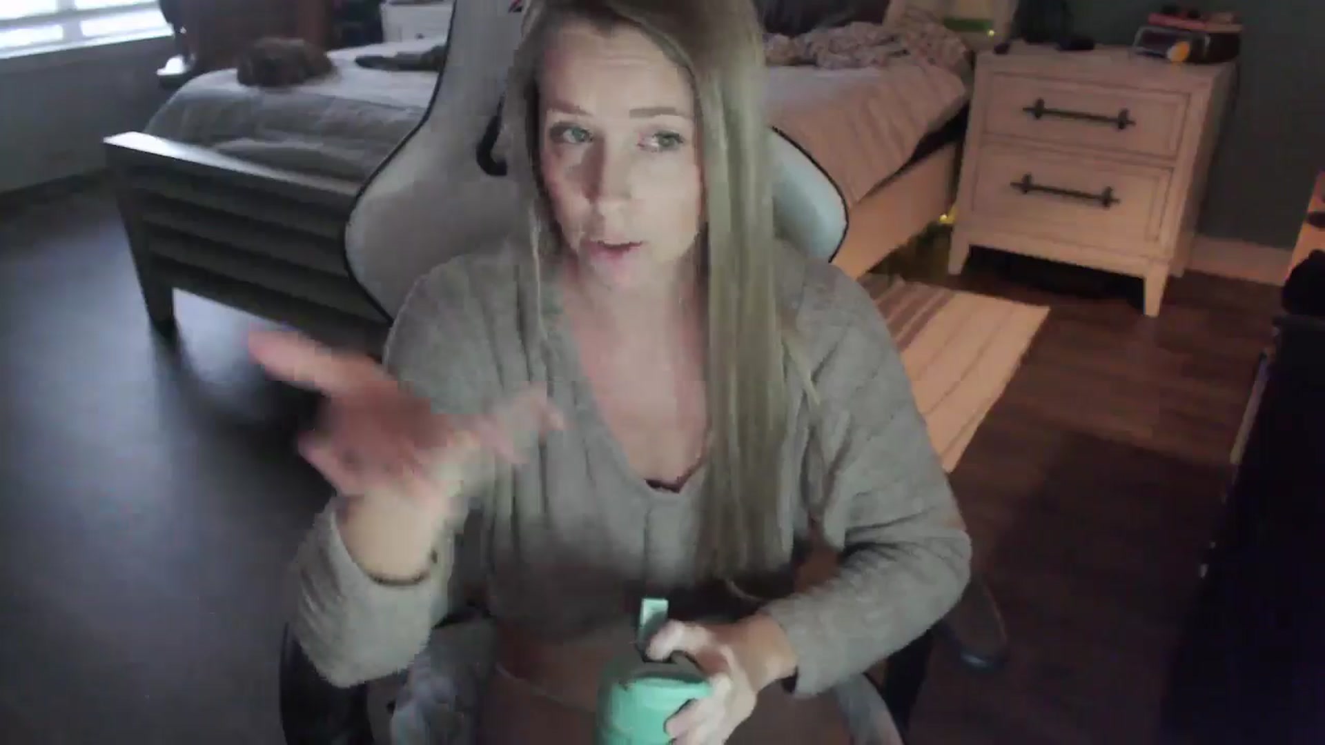 Gallery image thumbnail from ZenZoey's myfreecams stream on, 12/16/2025, 22:45 image 12 of 20
